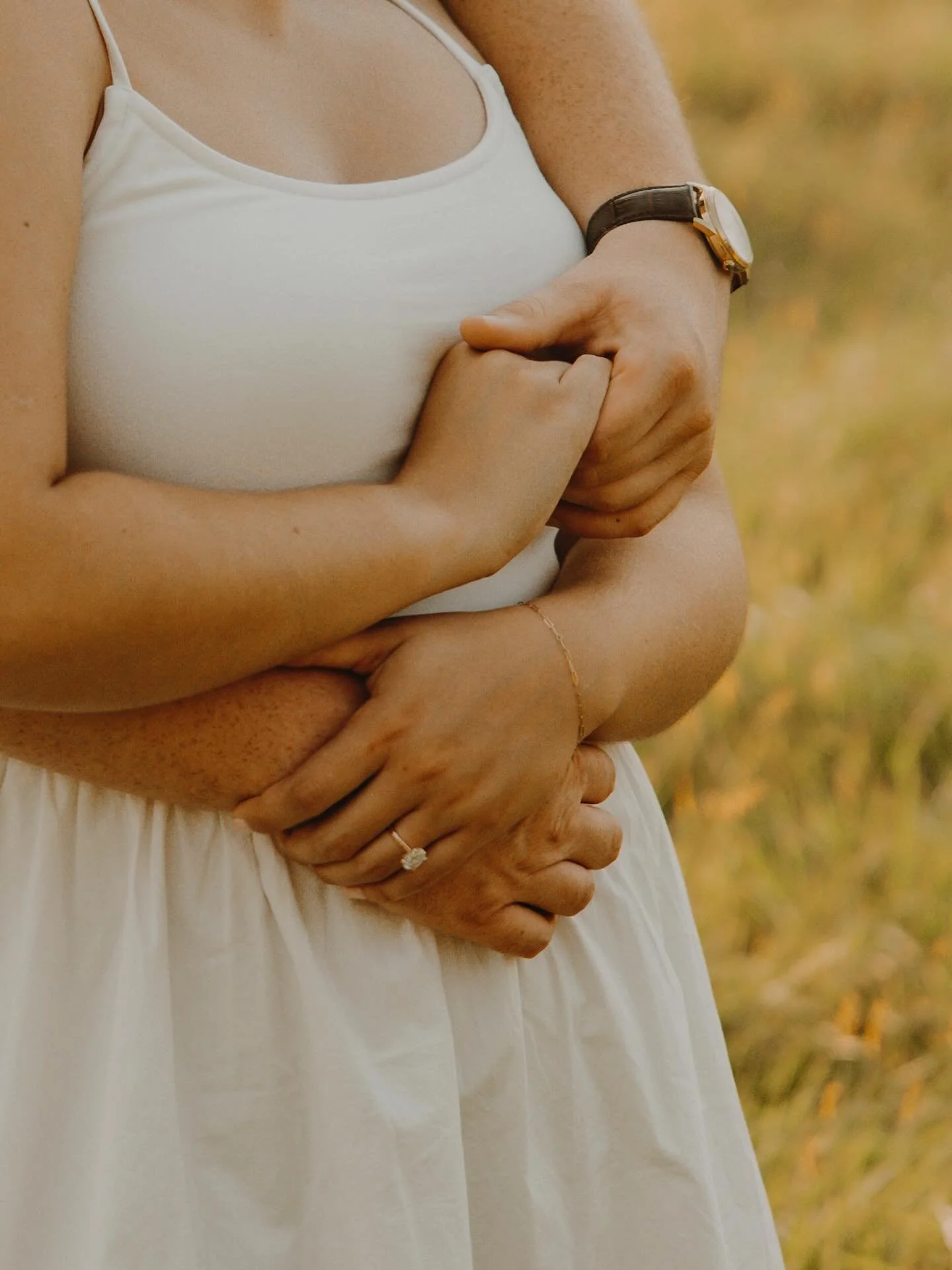 Chasing sunsets and trying not to melt in the process ☀️ 
Katie and Griffin had the most stunning evening for their engagement session 🤍 minus the 90 degree September heat&hellip;. 

Such a joy getting to photograph these two and I cannot wait for t