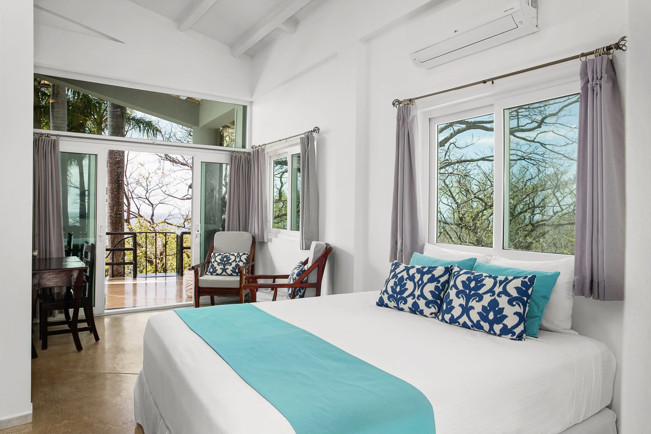 Guest bedroom at Casa Orquídea