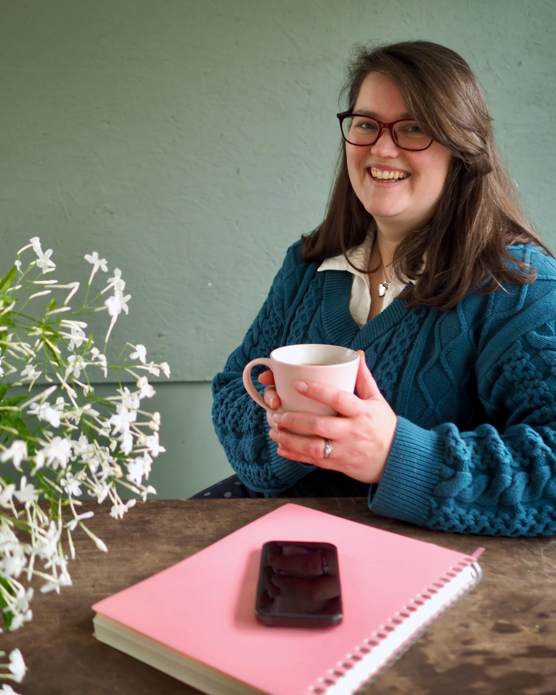 Florist virtual assistant booking in customers