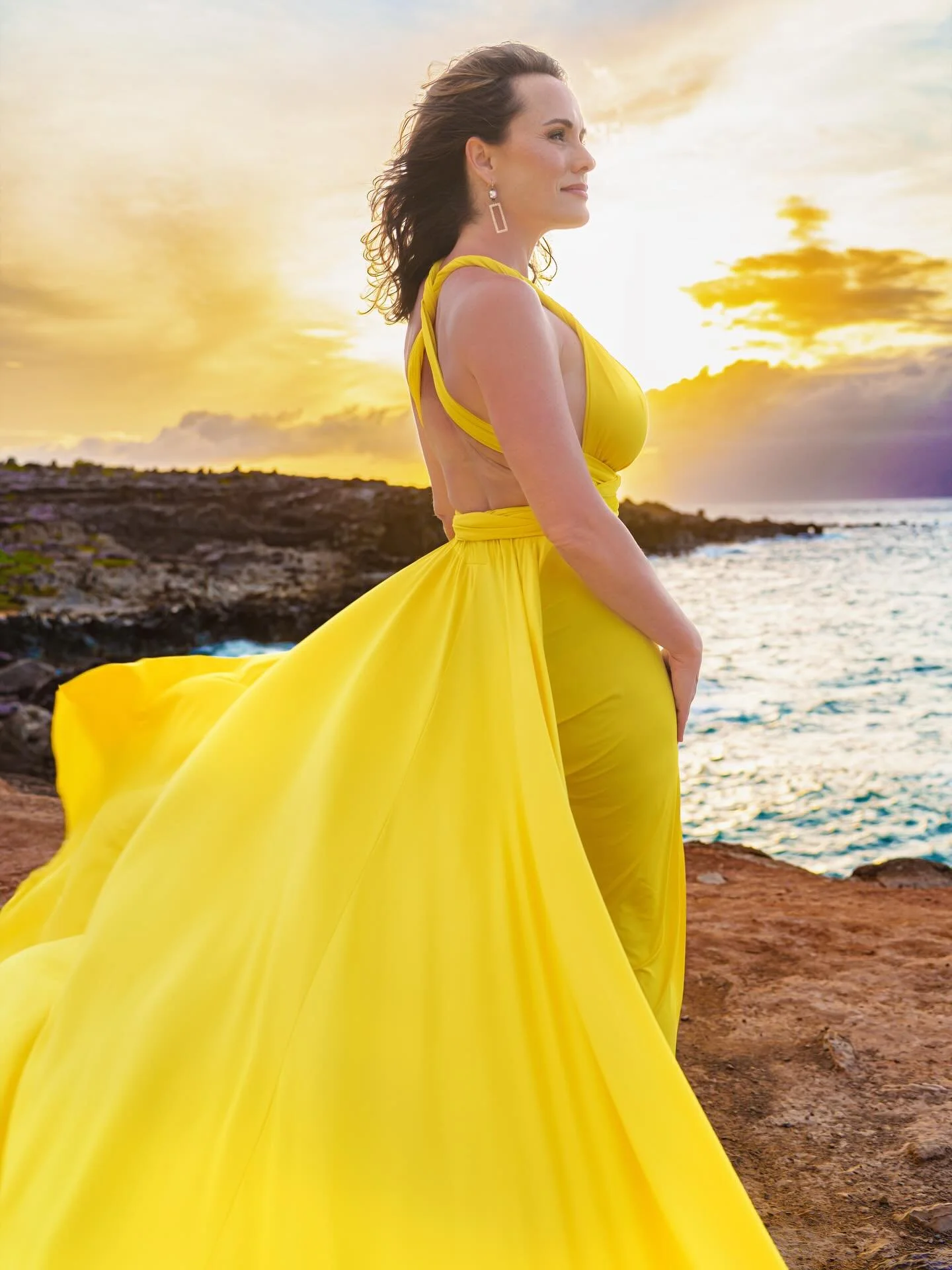 When the golden hour matches your vibe. โ๏ธ
๐ธ @hiflyingdress 
๐๐ผ Yellow Hi Flying Dress
๐Maui, Hawaii
Flying Dress? We started it. ๐ซ USA Rentals, Retail & Worldwide Partners. Visiting Maui? Do a Photoshoot with us. 
#flyingdressphotoshoot