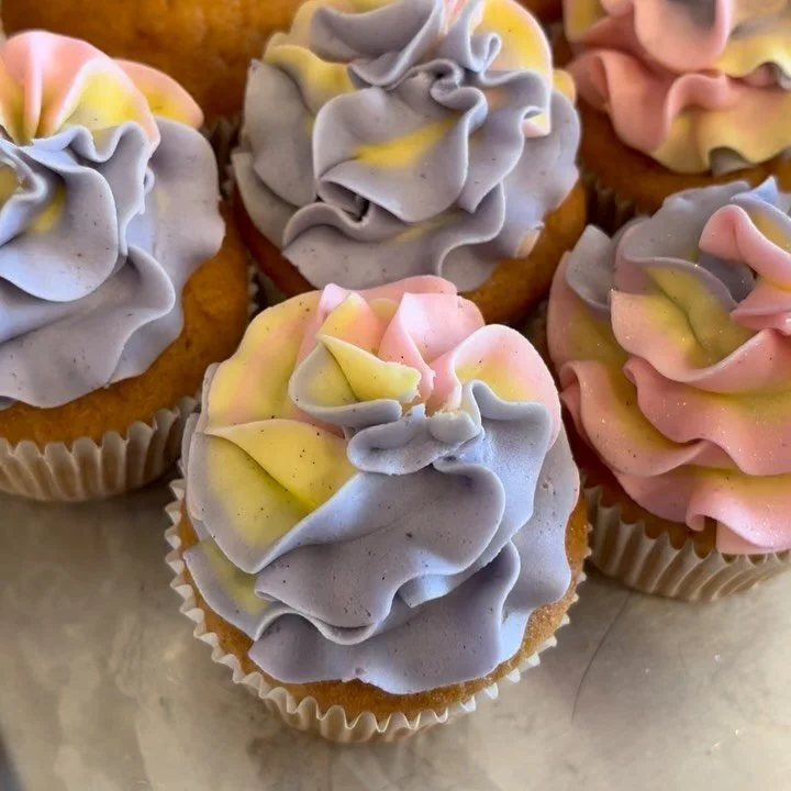 In honor of a swiftie. 

More edible glitter please because this stuff is 💣