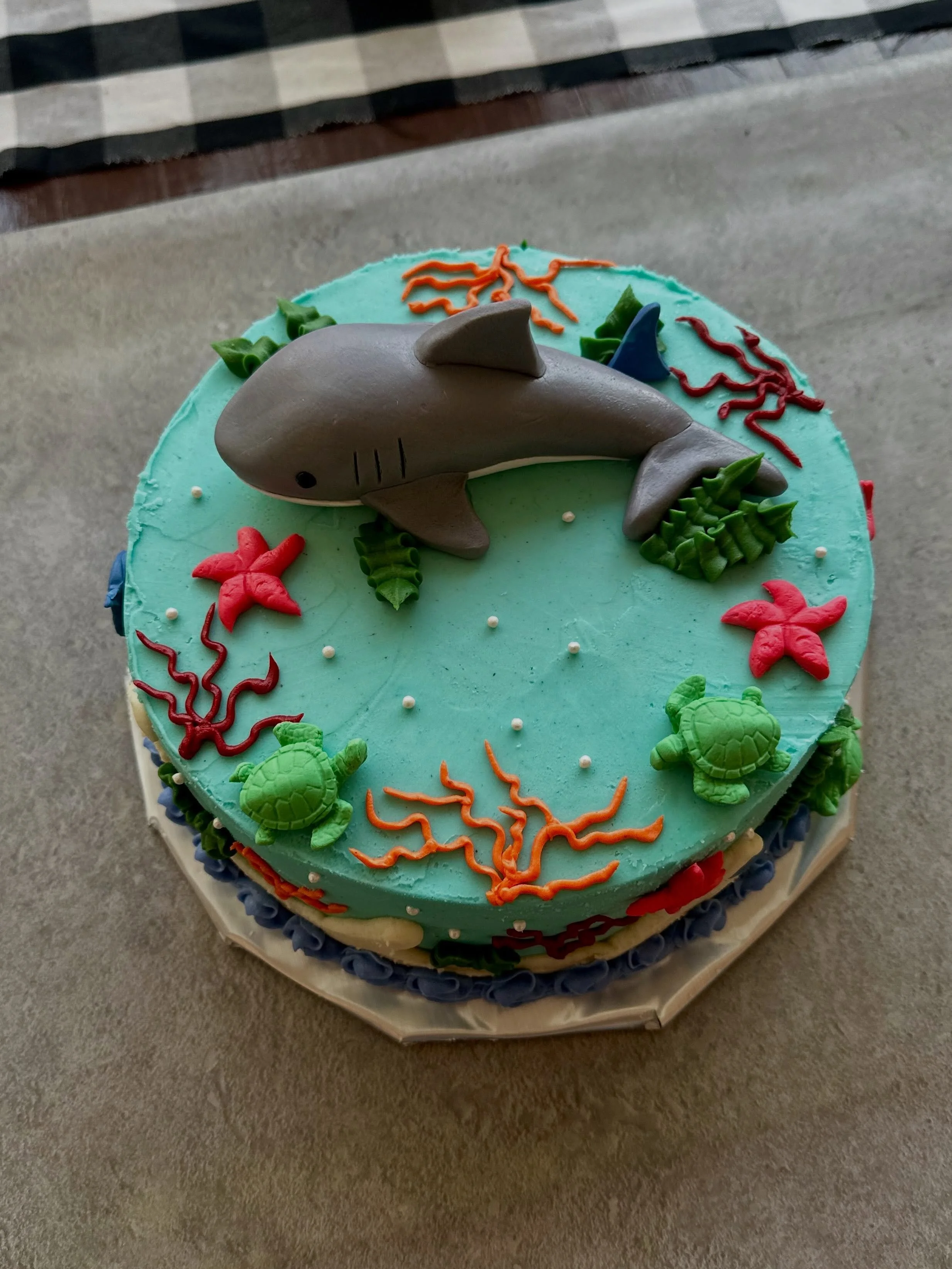 🦈 with a hint of whimsy. 

@_dabbleden_ custom shark topper

#southorange #southorangenj #somanj #maplewood #southorangeeats