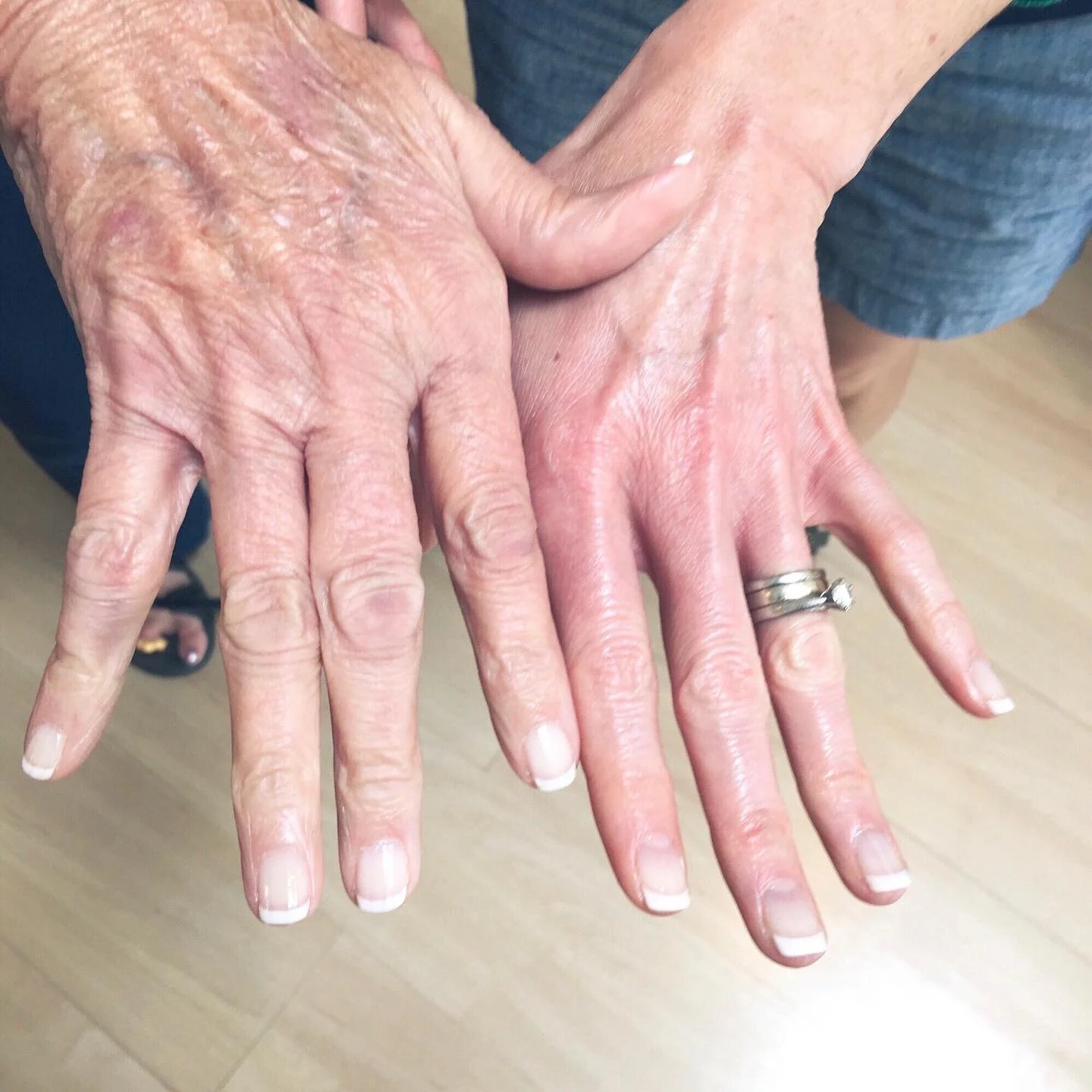 I 🤍 French Manicures! So it was a real treat when I got to do this mother-daughter duo 💅💅
⠀⠀⠀⠀⠀⠀⠀⠀⠀ ⠀⠀⠀⠀⠀⠀⠀⠀⠀ ⠀⠀⠀⠀⠀⠀⠀⠀⠀
Even though I missed out treating you this year for Mother&rsquo;s Day I will be back (soon🤞) for all the &ldquo;me time&rdquo