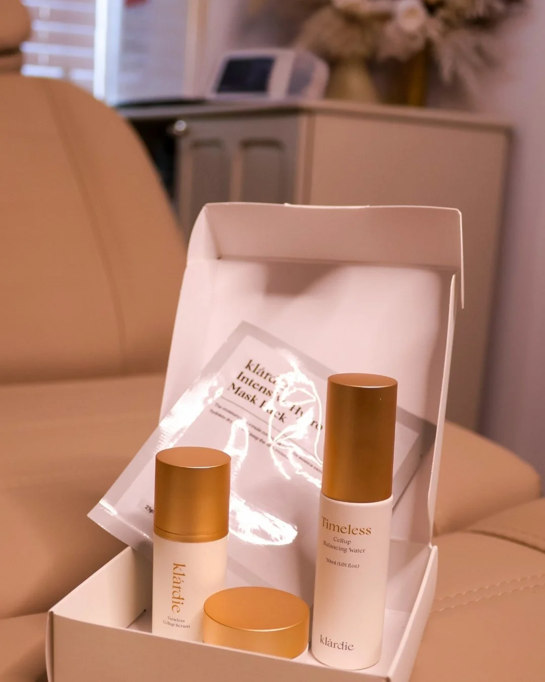 This month, when you book a Klardie treatment, you'll receive a complimentary Klardie Take-Home Pack to help maintain and extend your results at home.
lt's the perfect way to give your skin a little extra love, on us!
Book your treatment with me befo