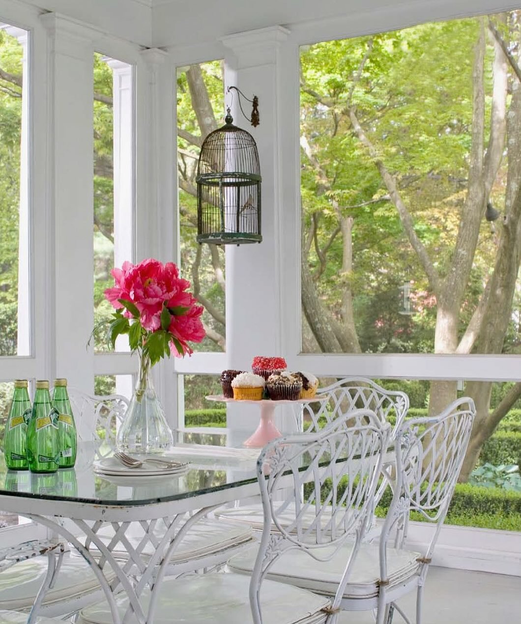 Embracing the beauty of spring&mdash;a serene screened porch adorned with touches of nature. 🌸 Creating spaces that seamlessly blend architecture and nature is a passion at RDA.  Who else is ready to soak in the sights and sounds of springtime? #por