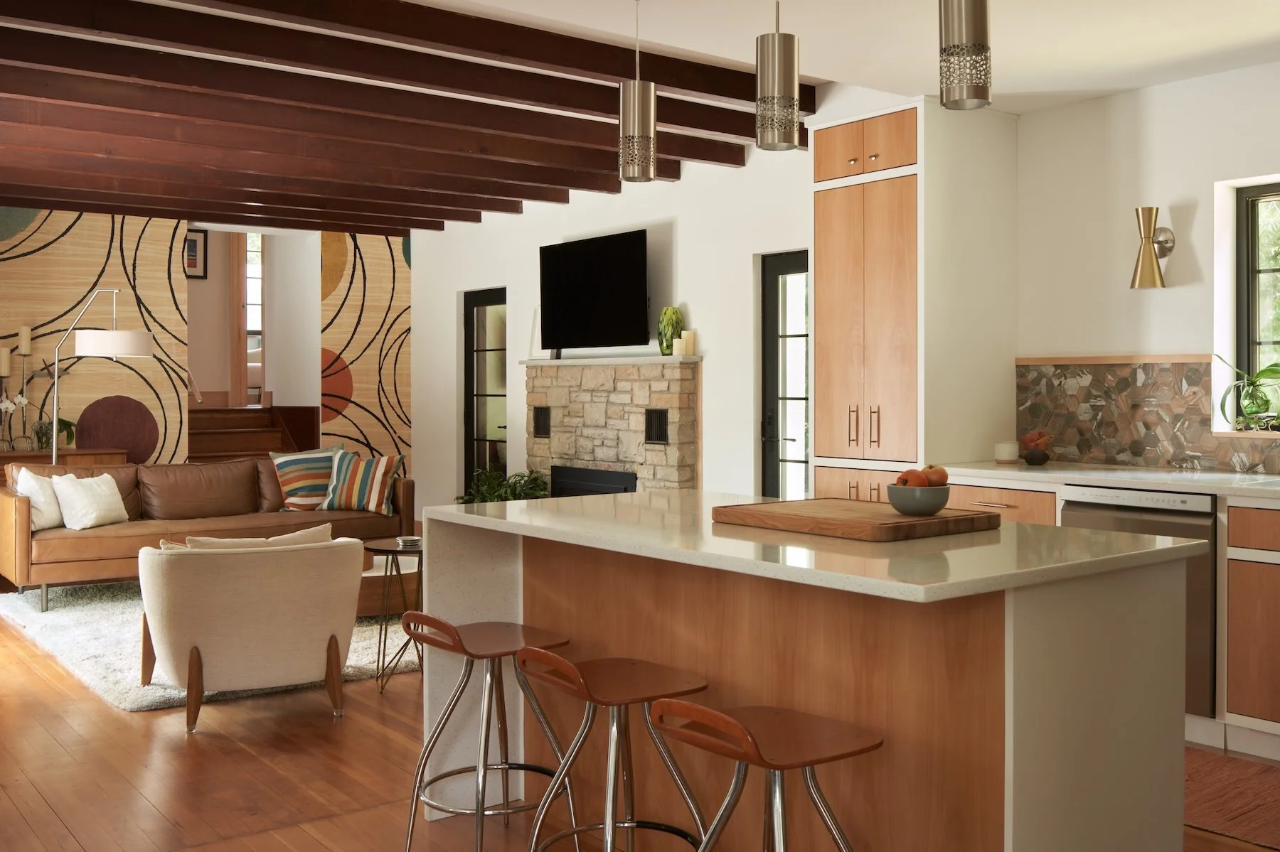 02_Enter_Huber_RoundThreePhotography_KitchenLiving.jpg