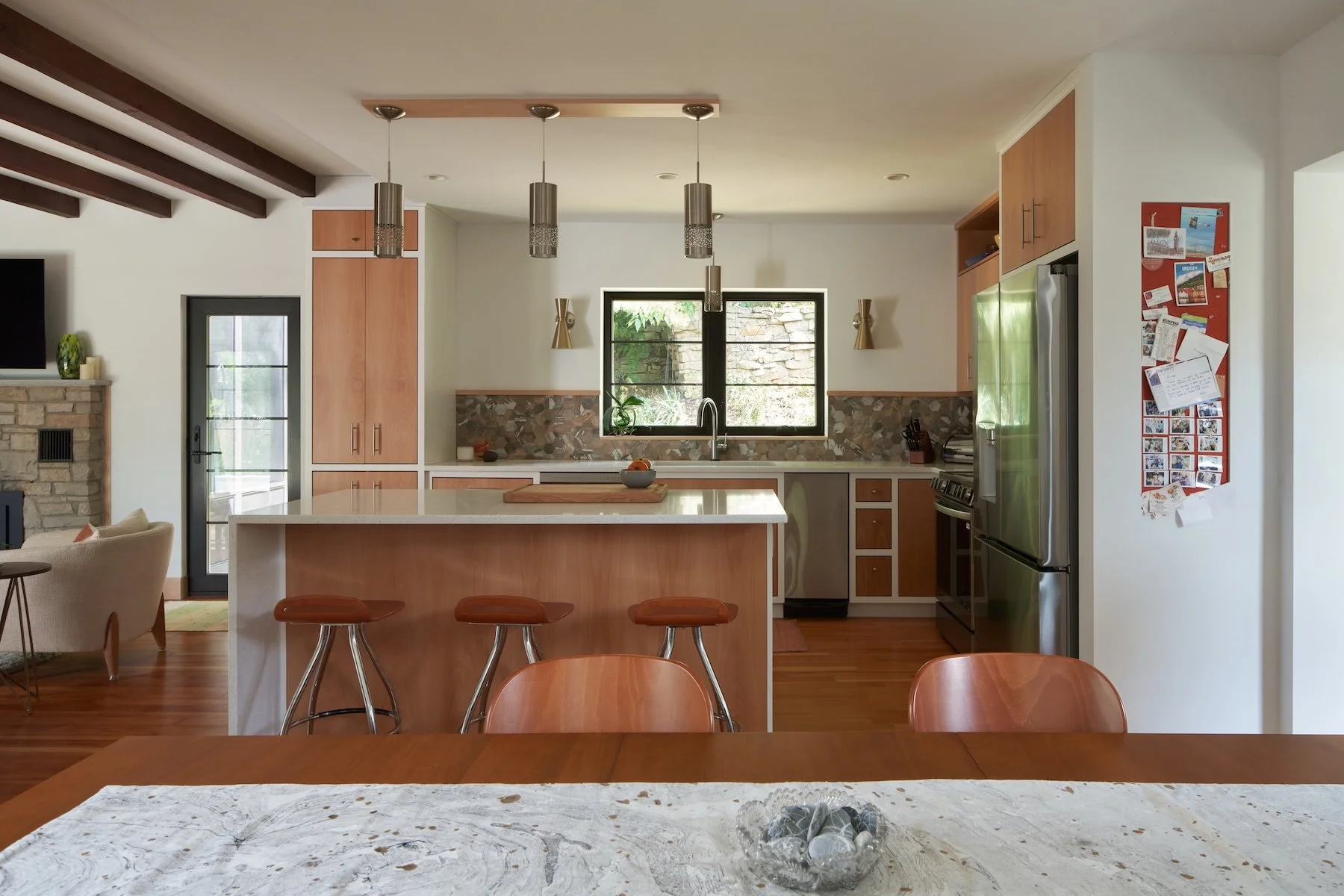 03_Enter_Huber_RoundThreePhotography_DiningKitchen.jpg