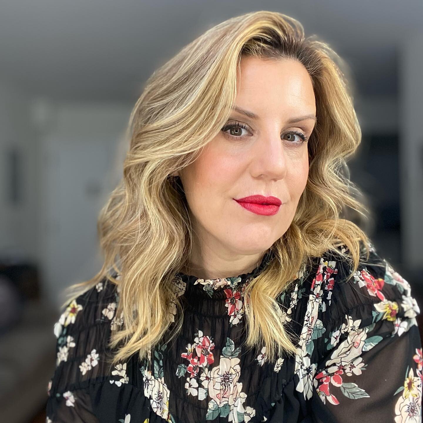 #Instagram #makeupartist vs #working #makeupartist 

I have been #workingmakeupartist for 15 years. Most people&rsquo;s reaction to my job is &ldquo;Wow, sounds so fun&rdquo; or &ldquo;Your job is so glamourous&rdquo;  It can be both of these things,