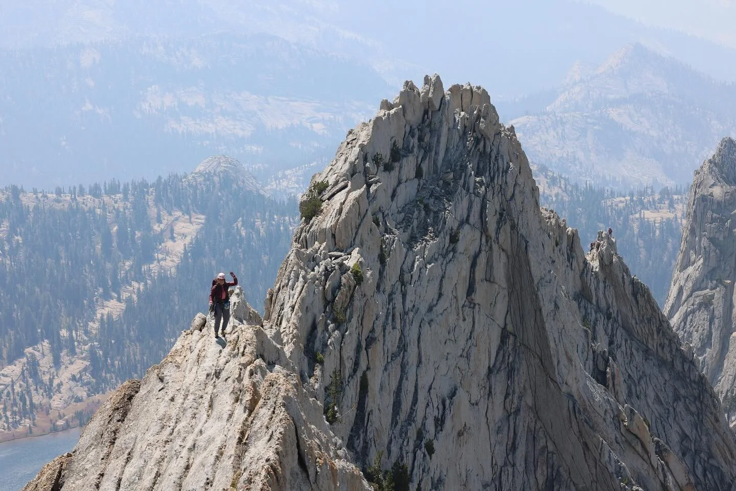 Matthes Crest! Tuolumne Meadows - Yosemite NP - CA. 9/6/2025. Pics by the one and only @pensa622 @big_views_photography 

The sky is my playground 🌠
The edge of it &mdash; my inspiration 🌄
The result &mdash; the paintings on my canvas. ⭐️

Join Me 
