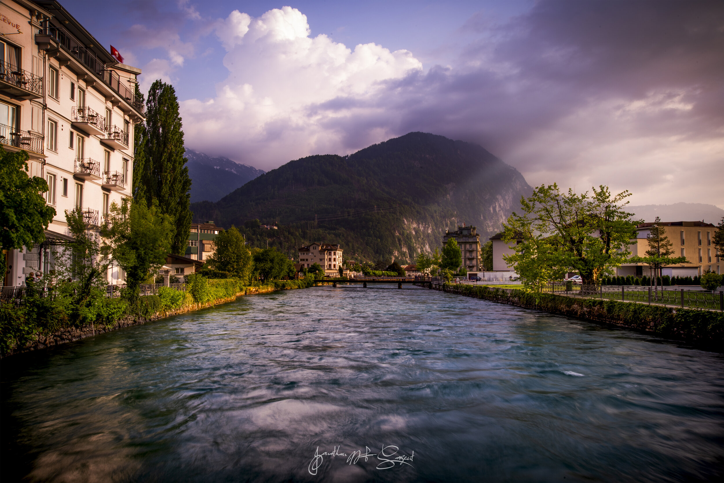 DSC_7470 Interlaken river.jpg