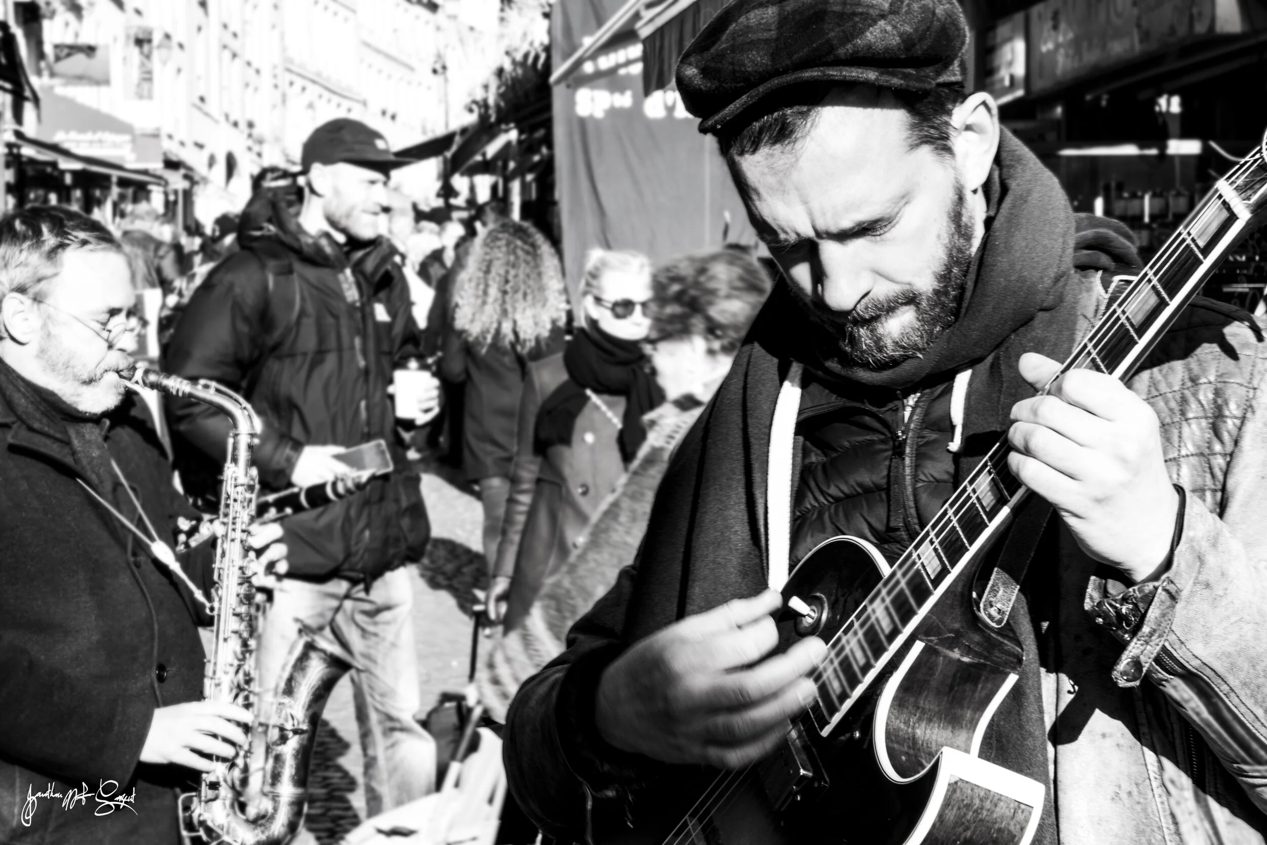 Guitarist Paris Alley.jpg