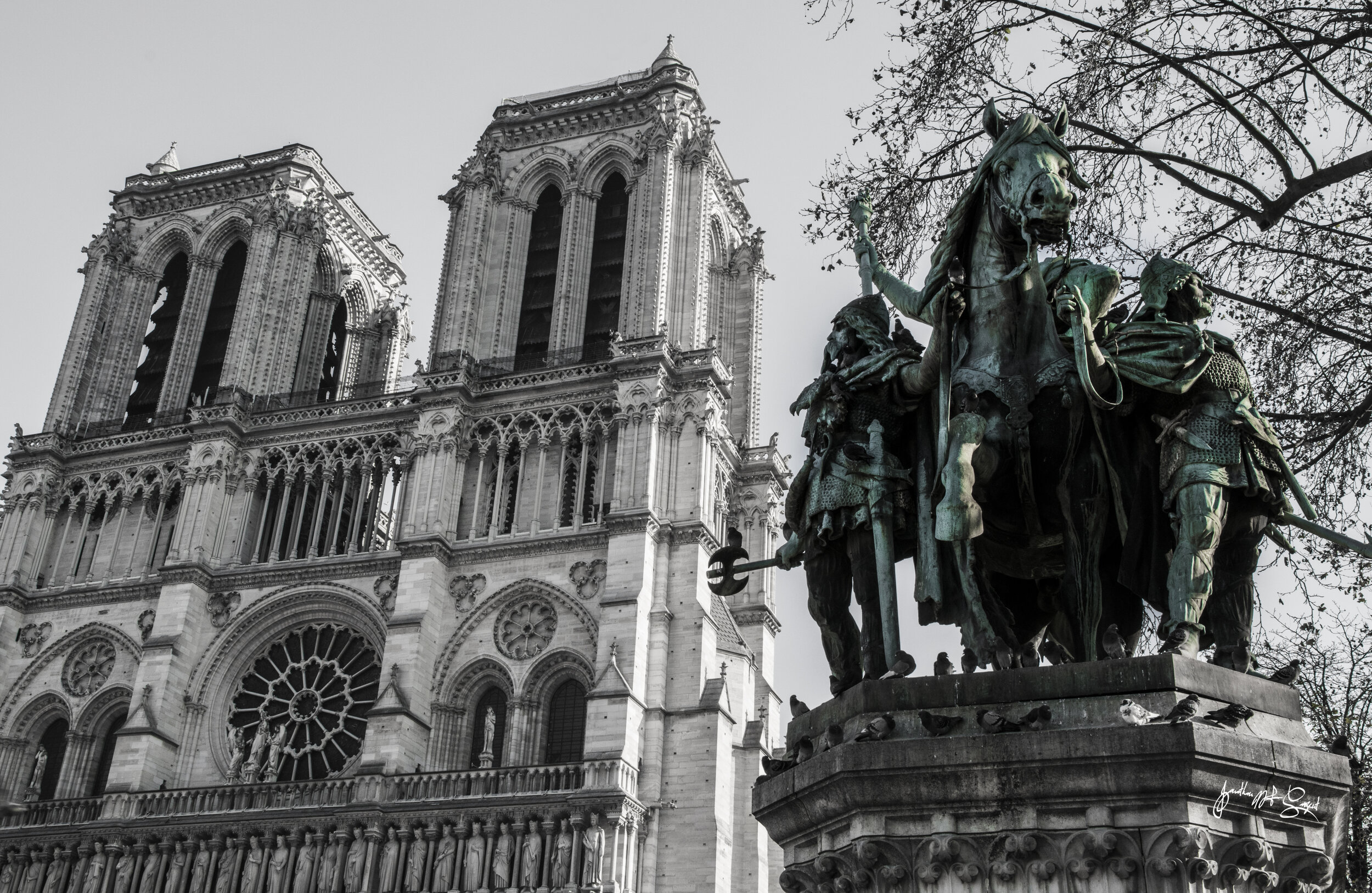 Notre Dame selective statue.jpg