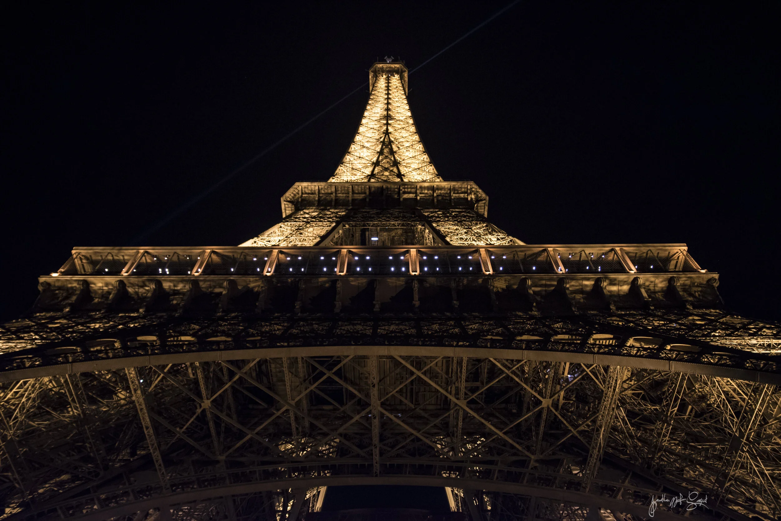eiffel at night landscape 2.jpg