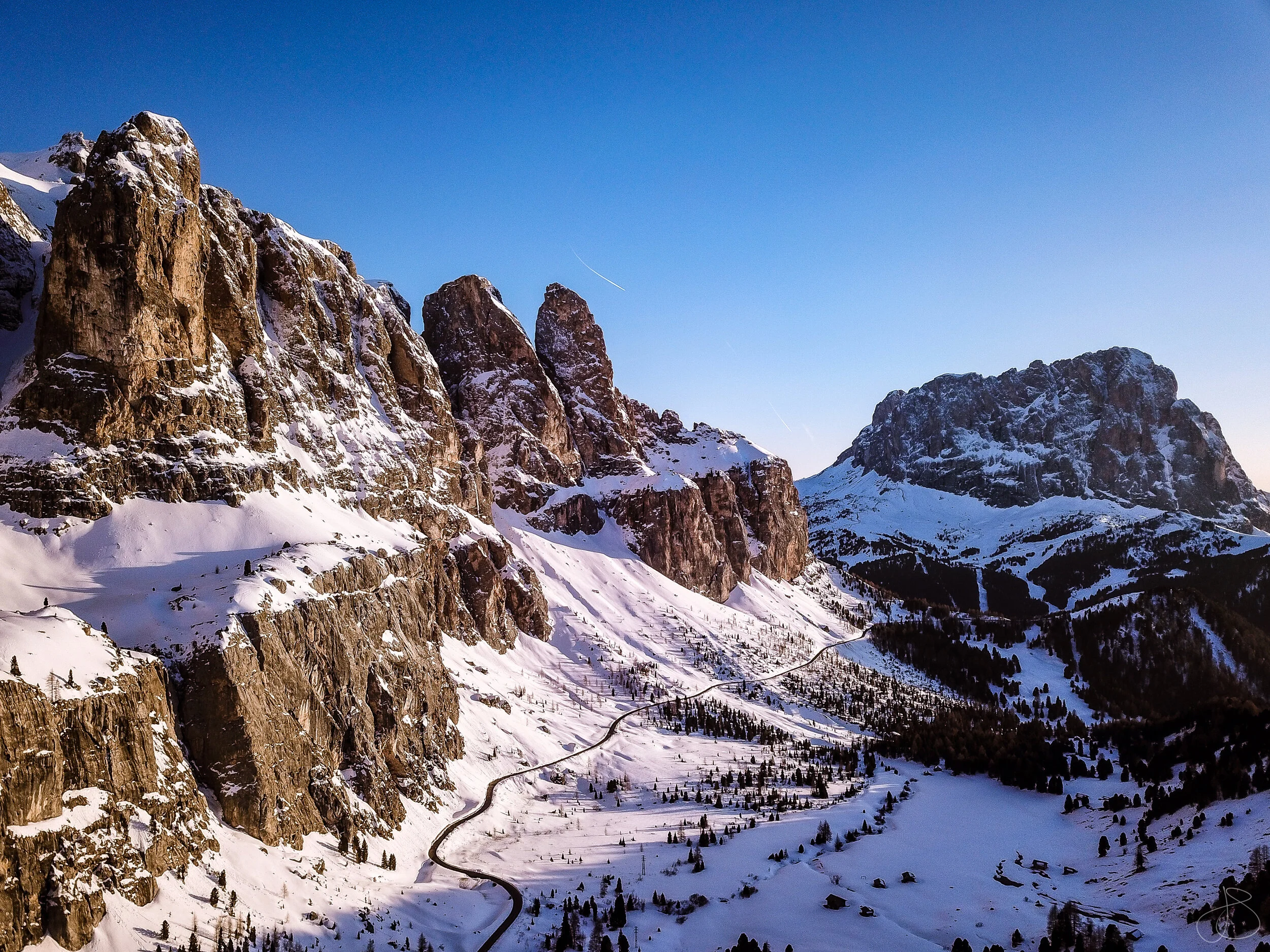 DJI_0299 dolomites gardena pass.jpg