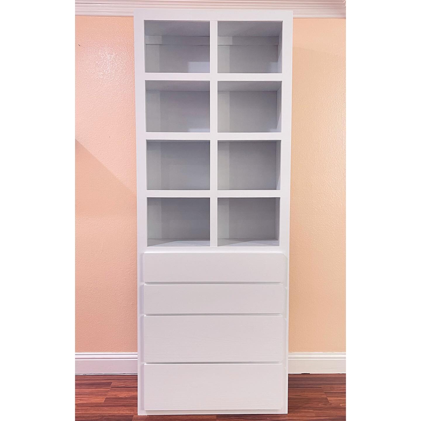 ⚜️SOLD⚜️
Custom Cabinet Closet 🚪 
Created with Pine Wood 🌲😊 

#furniture #closetorganization #closet #custom #furnituredesign #interiordesign #interiordesigner #interiordecorating