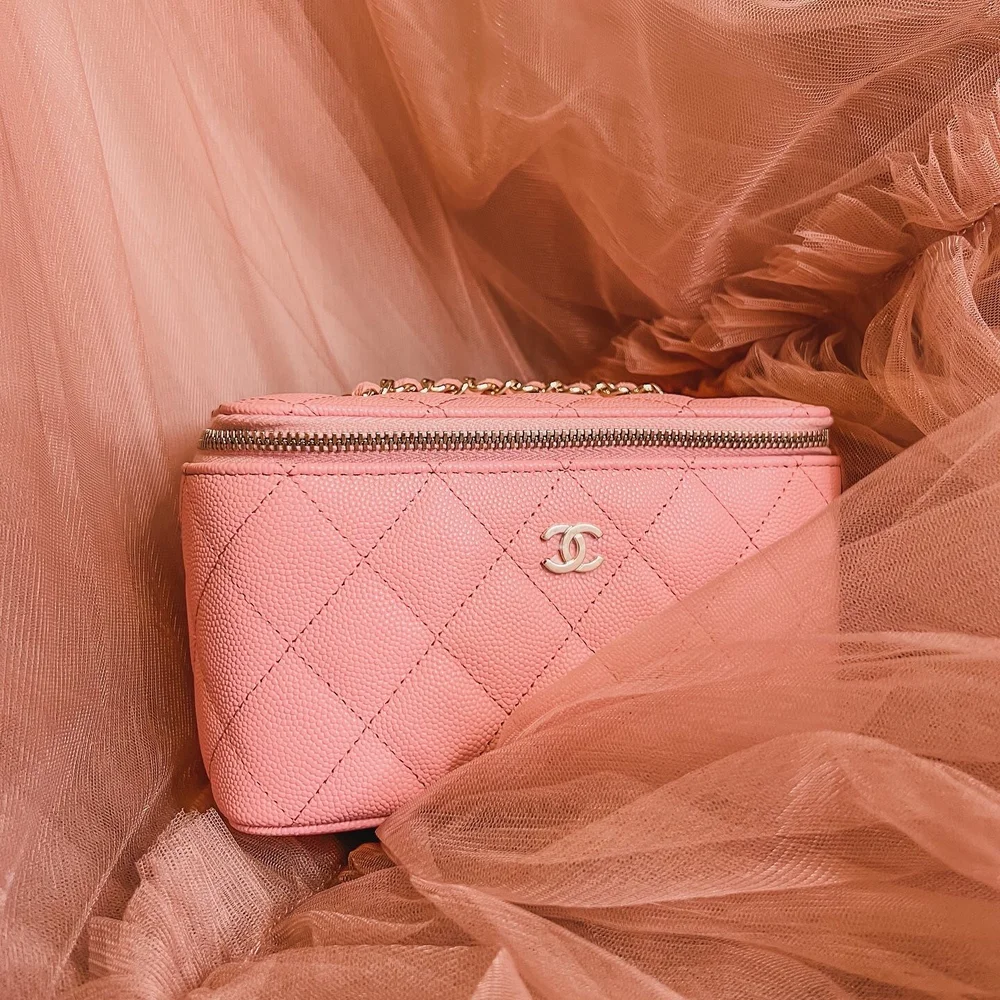 pink chanel pouch