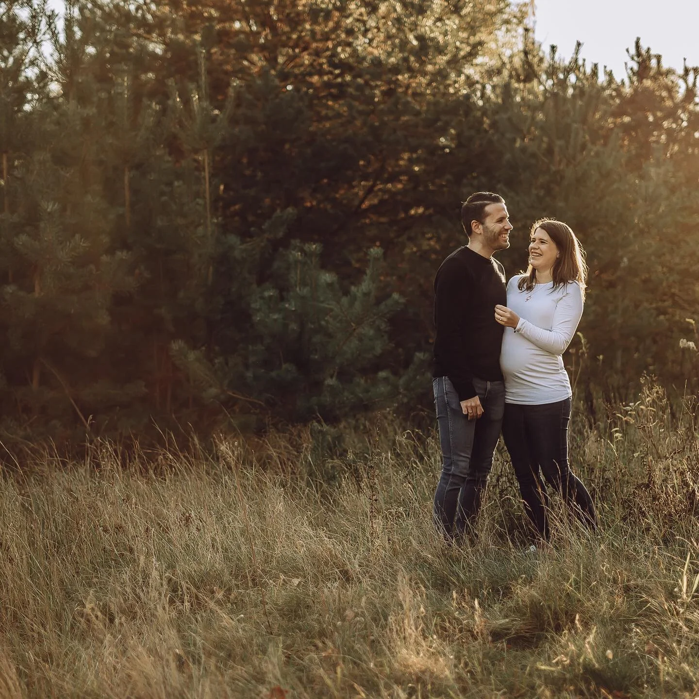 Liebe Sonne, zeig dich doch mal wieder. Kleiner #throwback in den vergangenen Sp&auml;tsommer. Die kleine Maus ist mittlerweile auch auf der Welt. Hoffentlich sehen wir uns bald mal wieder!
#wedding #hochzeit #hochzeit2020 #belovedstories #authenticl