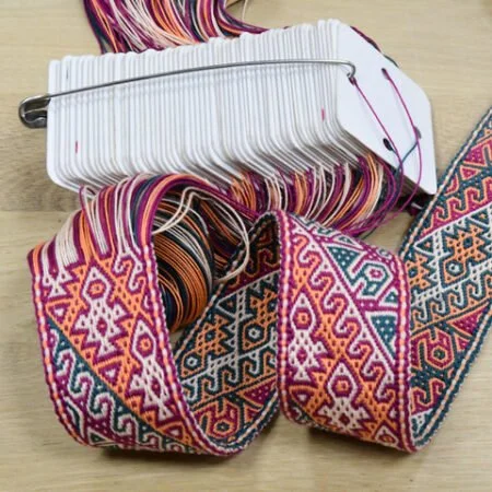 Kaartweven, pebbelen met kaarten door Marieke Kranenburg