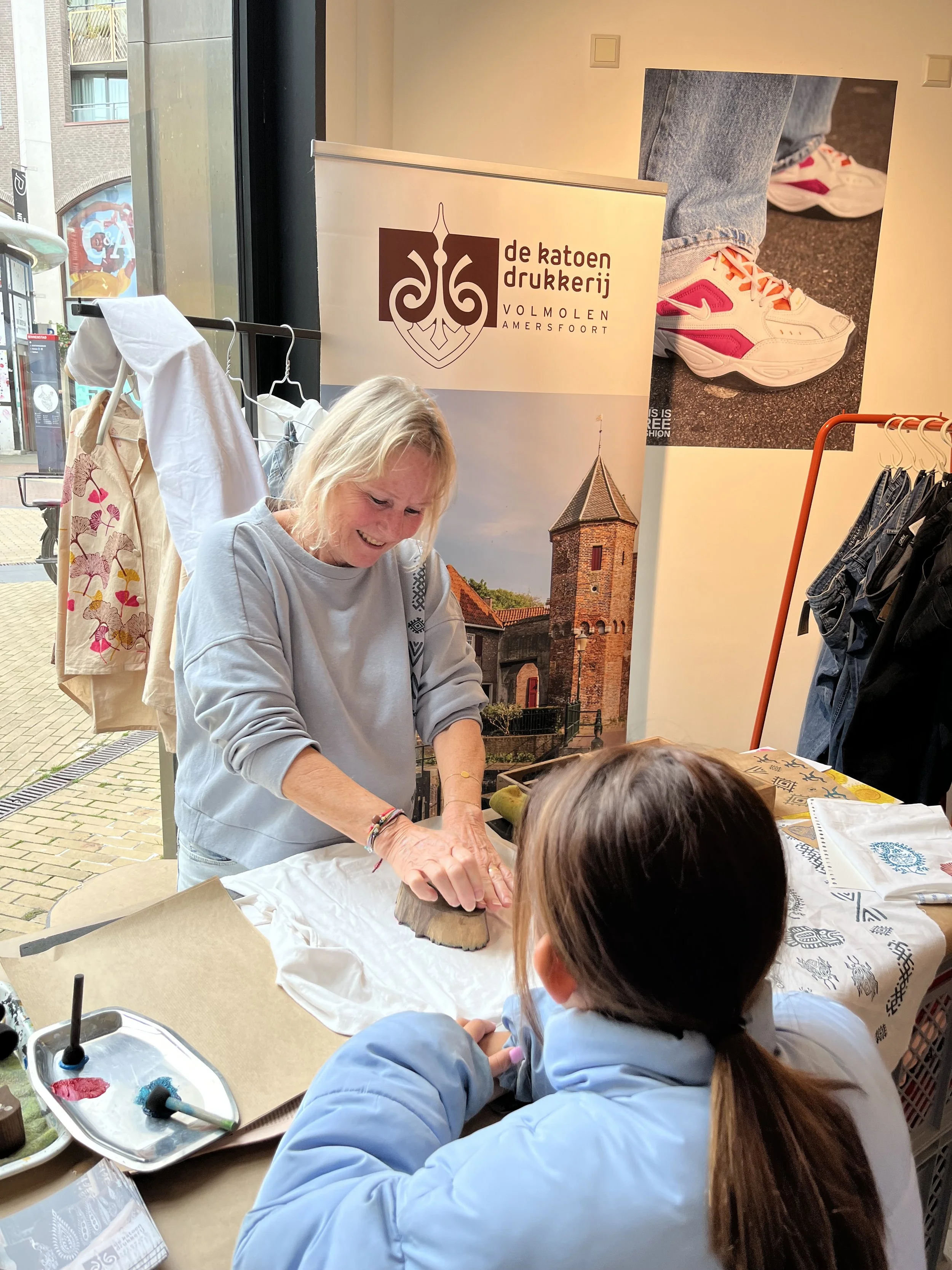 Gratis printen in de pop-up store van This is Free Fashion, Jorisplein Amersfoort, 12 oktober 2025