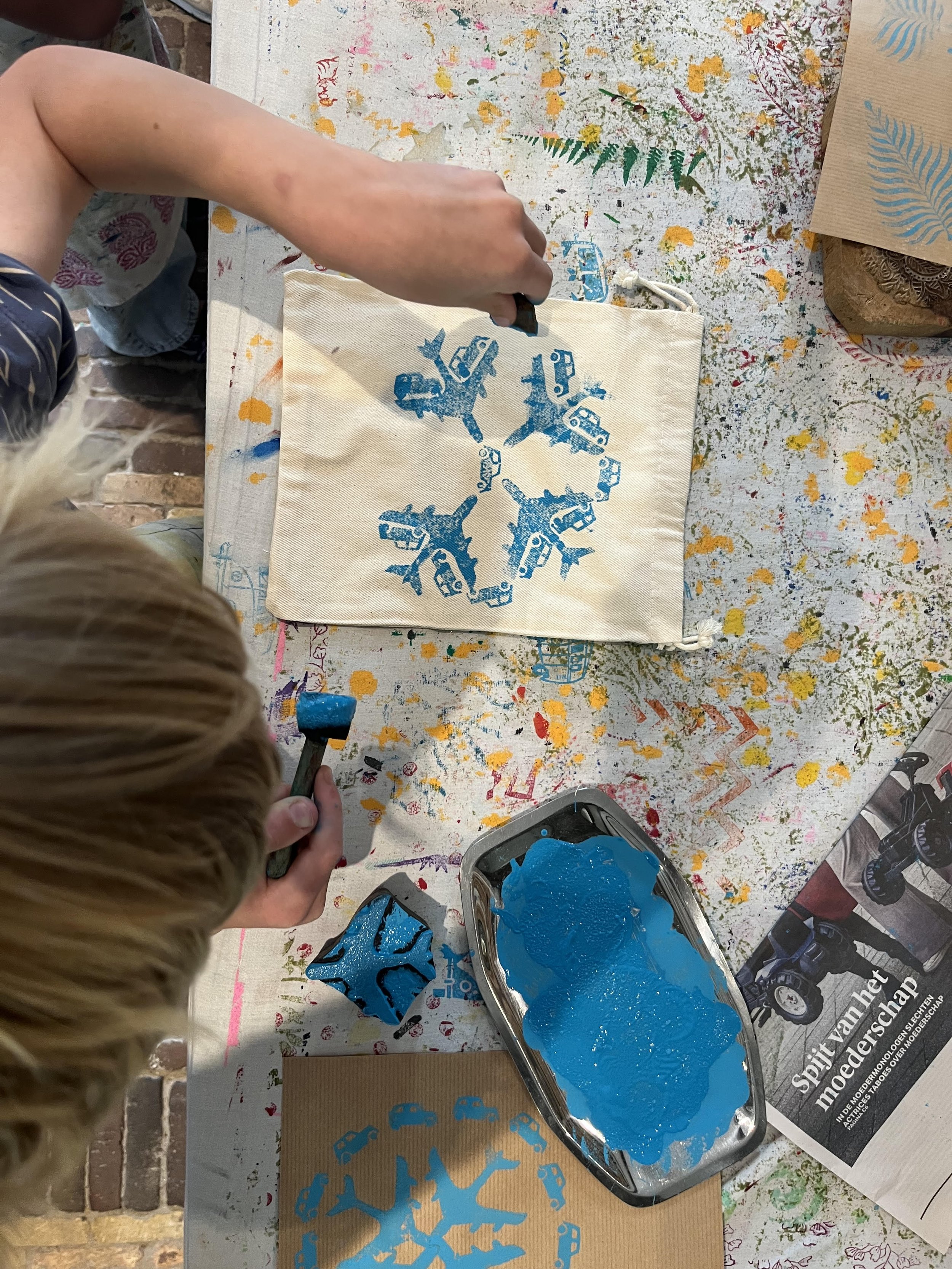 Leerlijn Ambachten: katoendrukken - Montessorischool 't Ronde, 14 en 15 mei 2025, groep 3-4-5