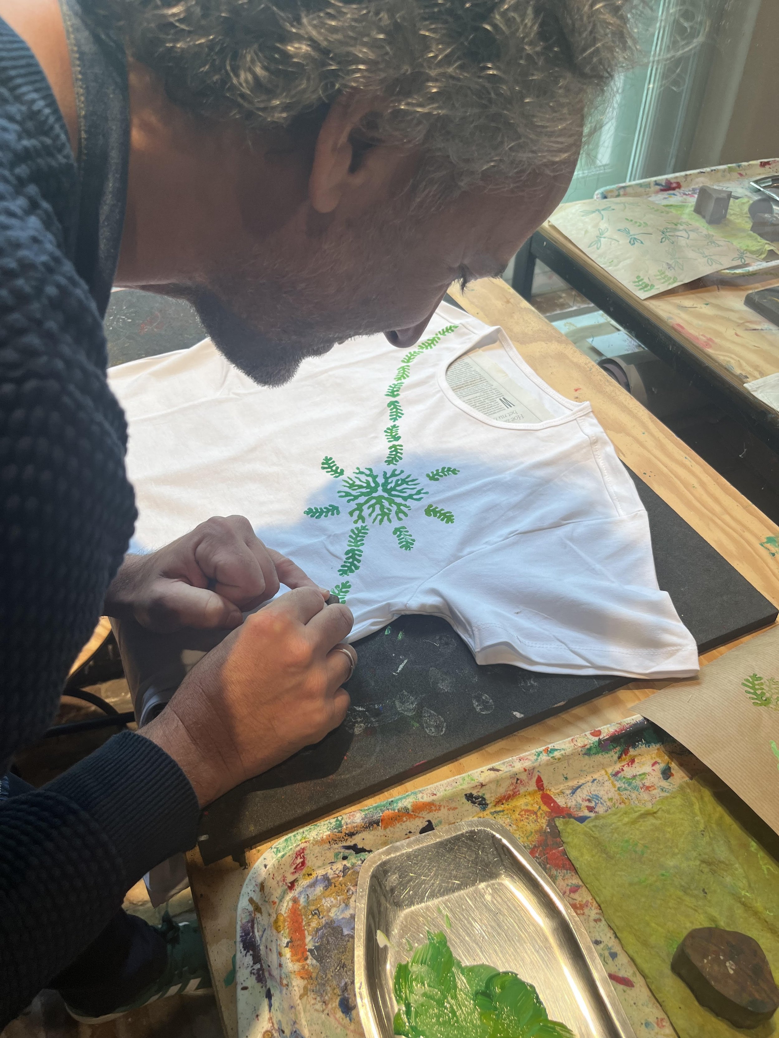 Rondleiding expositie Mella Jaarsma in Kunsthal Kade + Workshop Katoendrukken in de Katoendrukkerij, 7 juni 2025