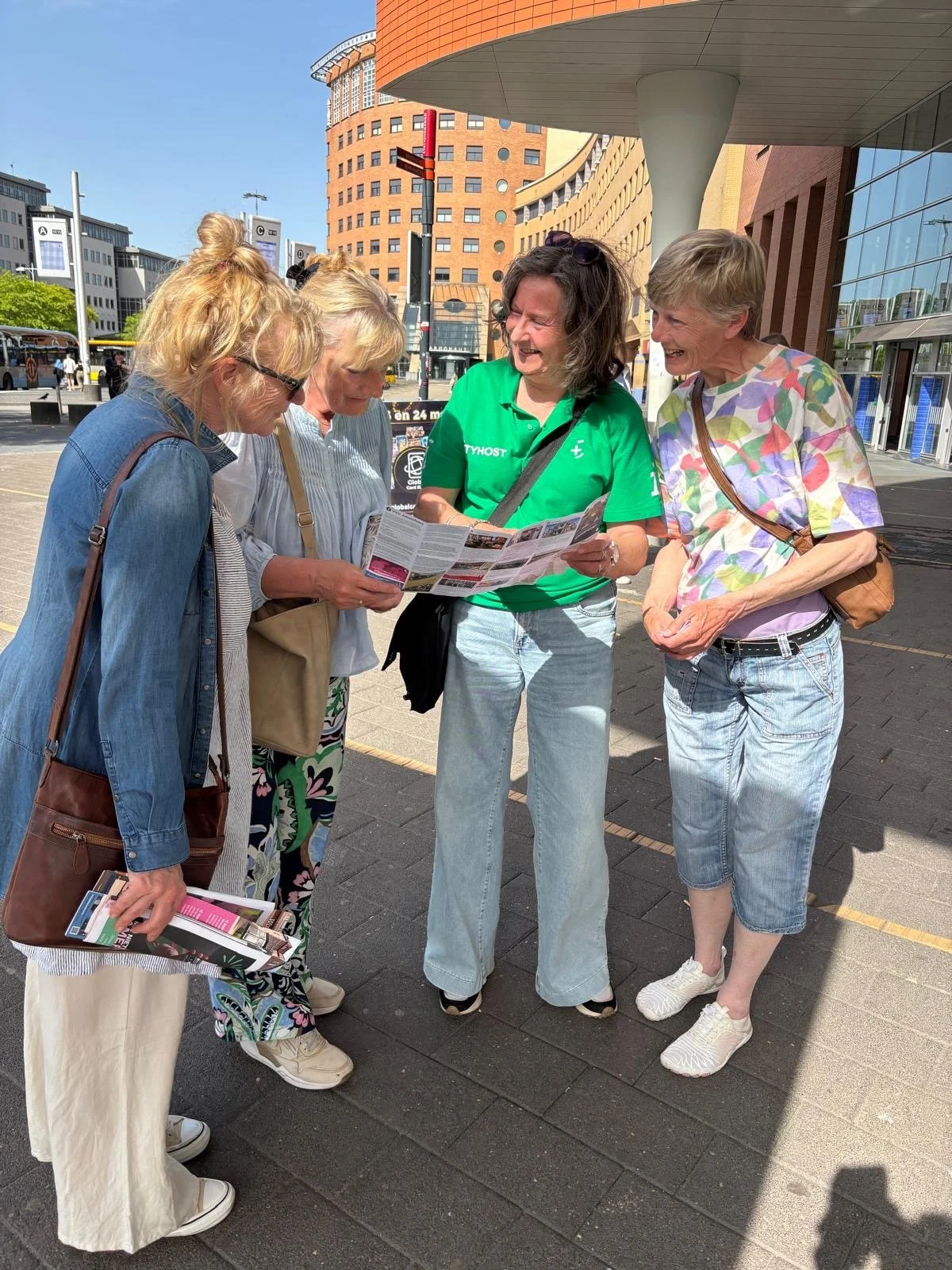 Cityhosts ontvangen bezoekers bij station Amersfoort Centraal t.b.v. TXF2026