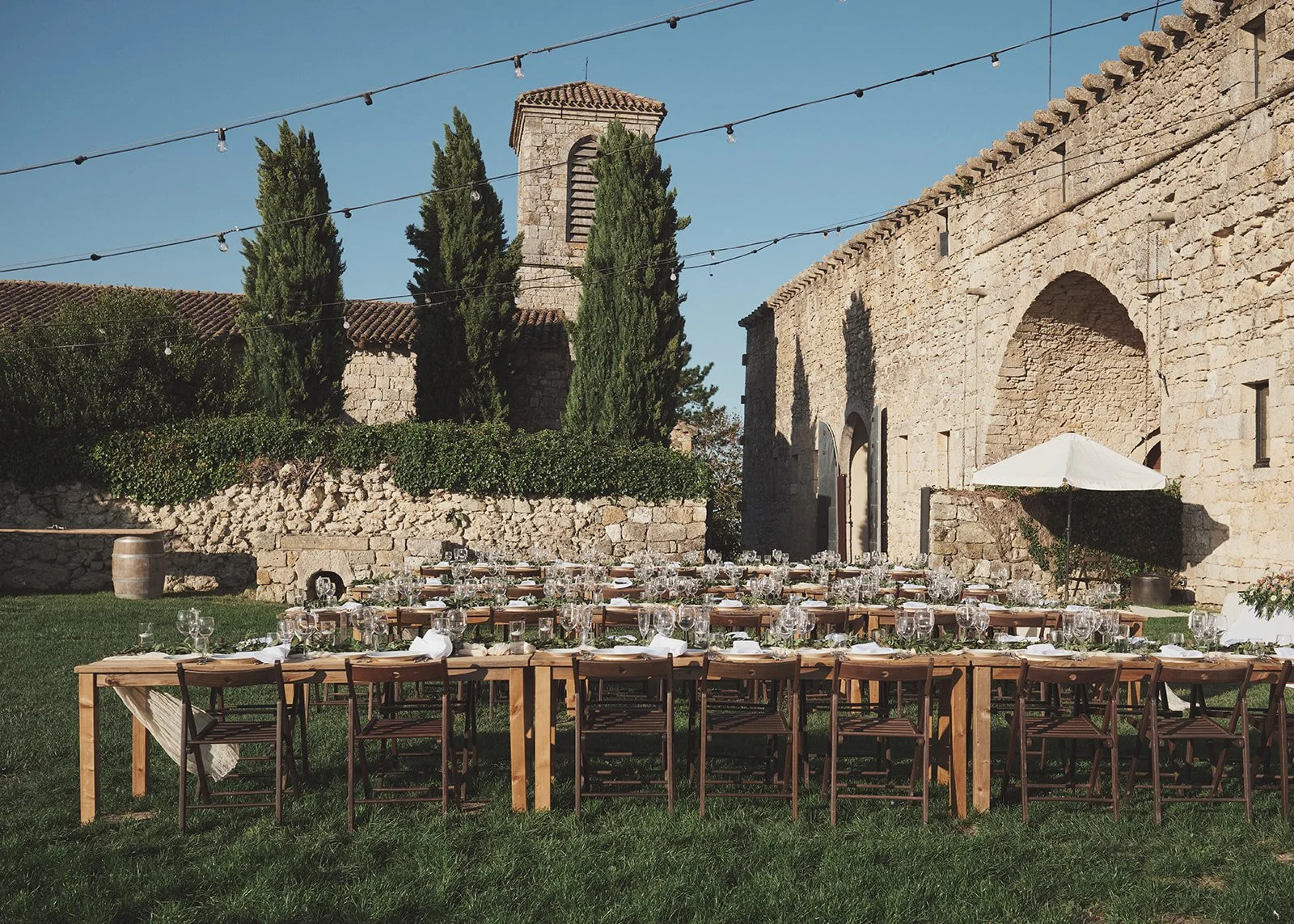 Castelnau des Fieumarcon wedding of A and K by Littlewing Photos