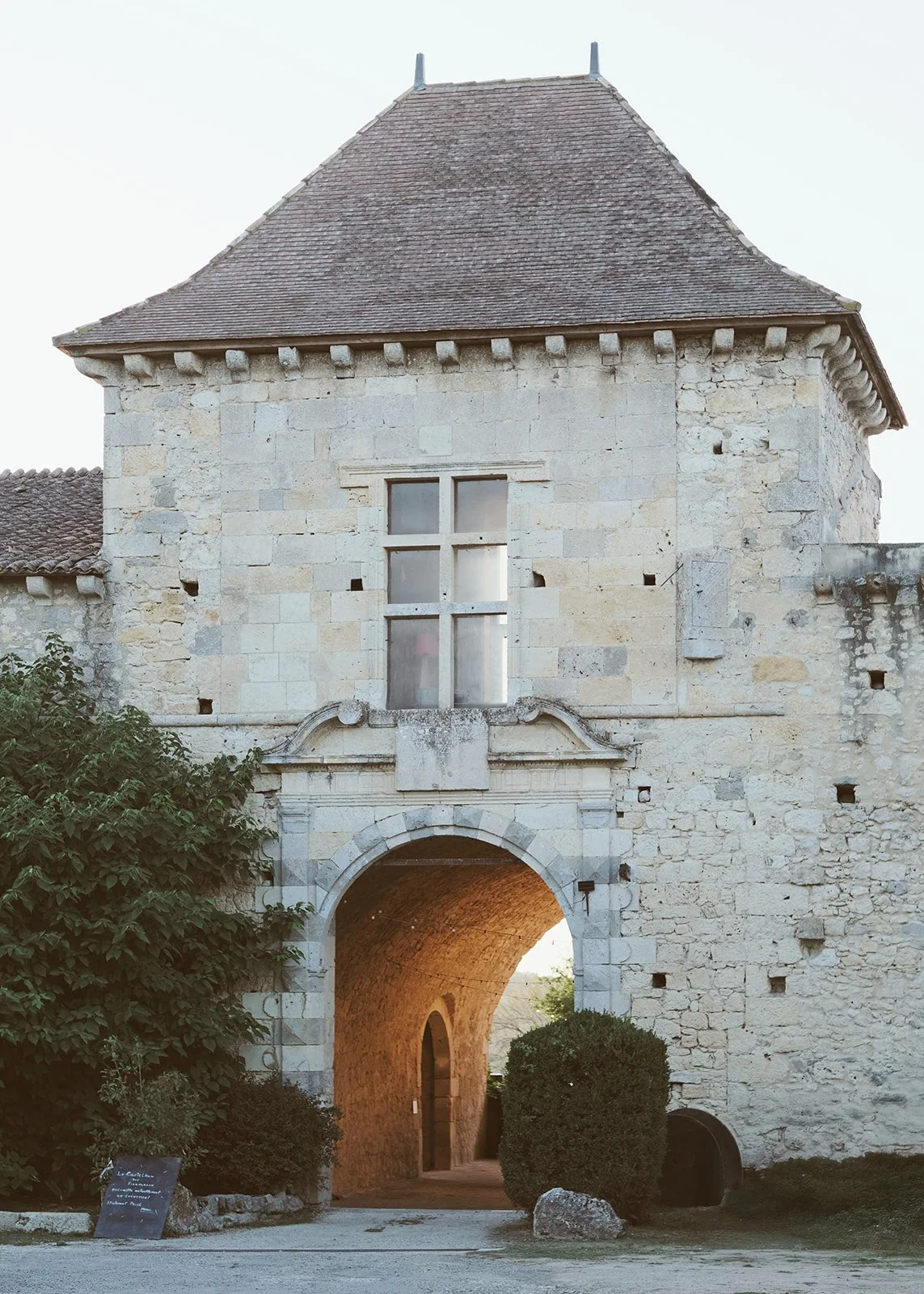 Castelnau des Fieumarcon wedding of A and K by Littlewing Photos