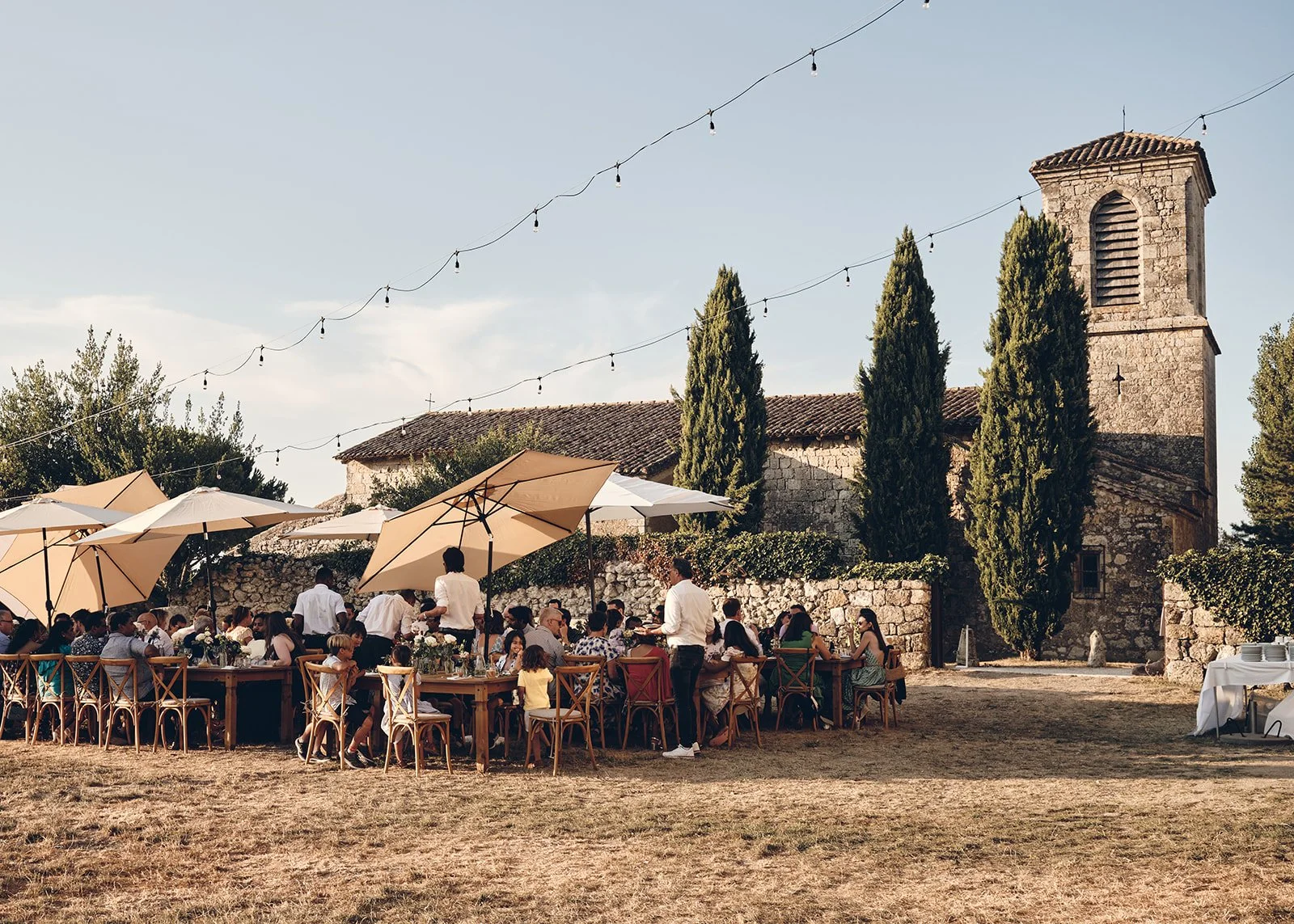 Castelnau des Fieumarcon wedding of S and G by Littlewing Photos Wedding Photographer Toulouse