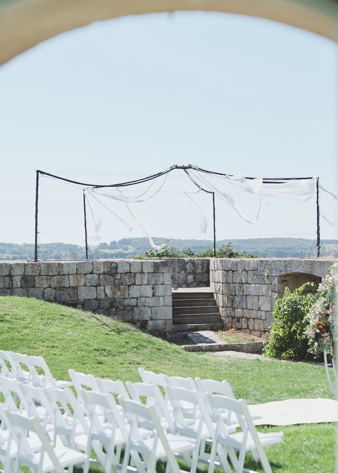 Castelnau des Fieumarcon wedding of A and K by Littlewing Photos