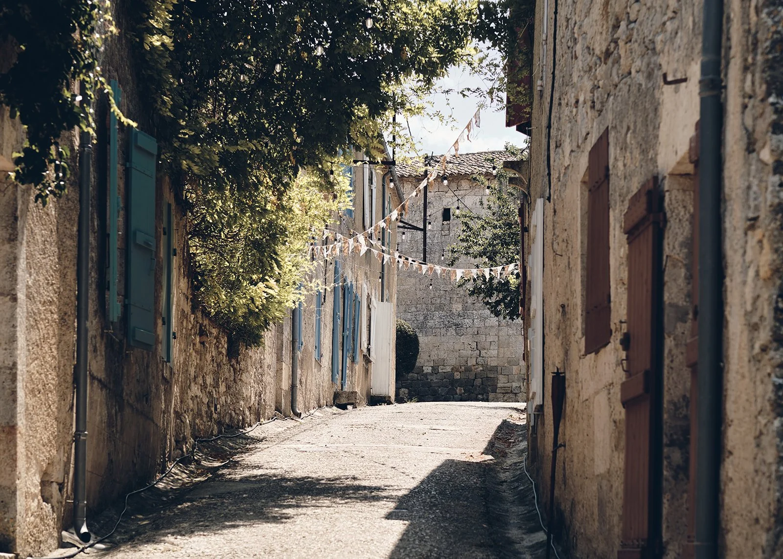 Castelnau des Fieumarcon wedding of S and G by Littlewing Photos Wedding Photographer Toulouse