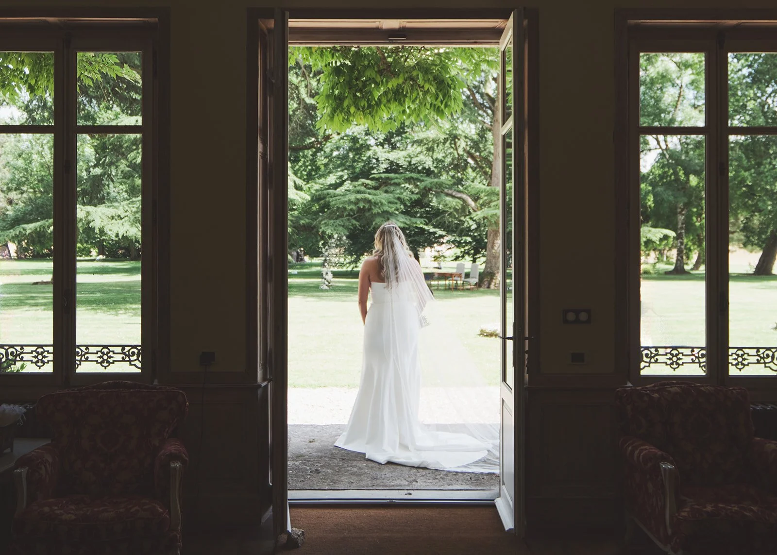 Daniella Josh apero colour 23 Chateau Naudou wedding of J and D by Littlewing Photos  wedding photographer.jpg