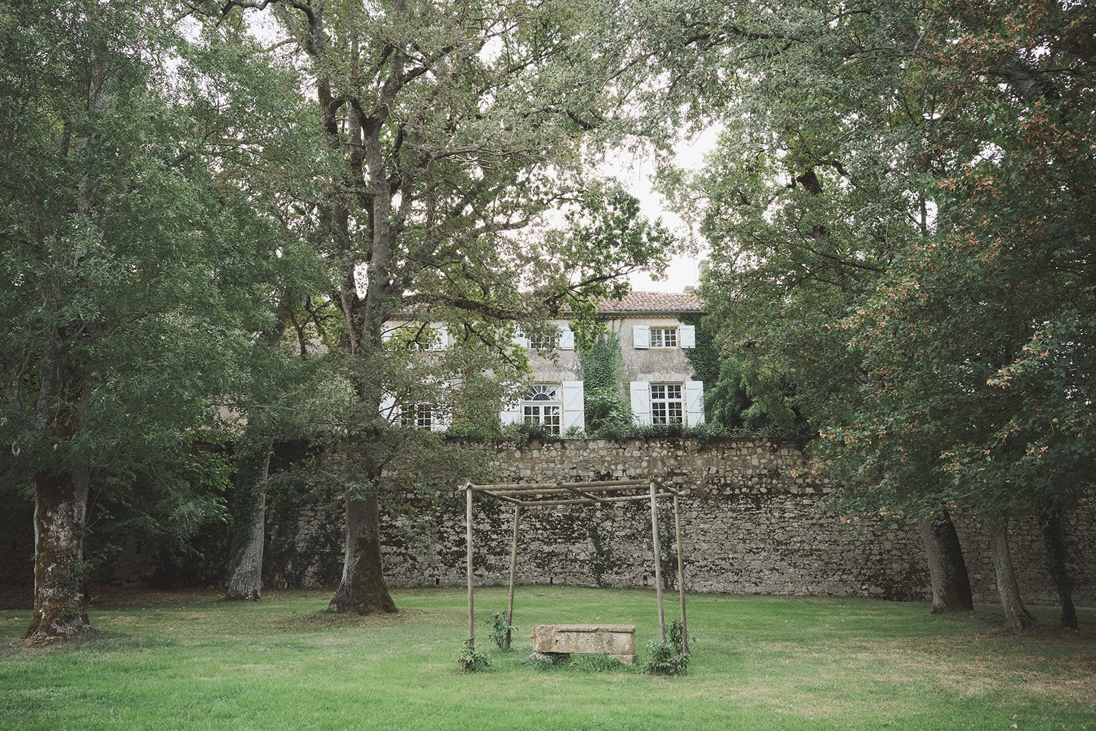 Virginia and Bo wedding at Chateau de Lartigolle, Auch, Toulouse  – photo by Littlewing Photos