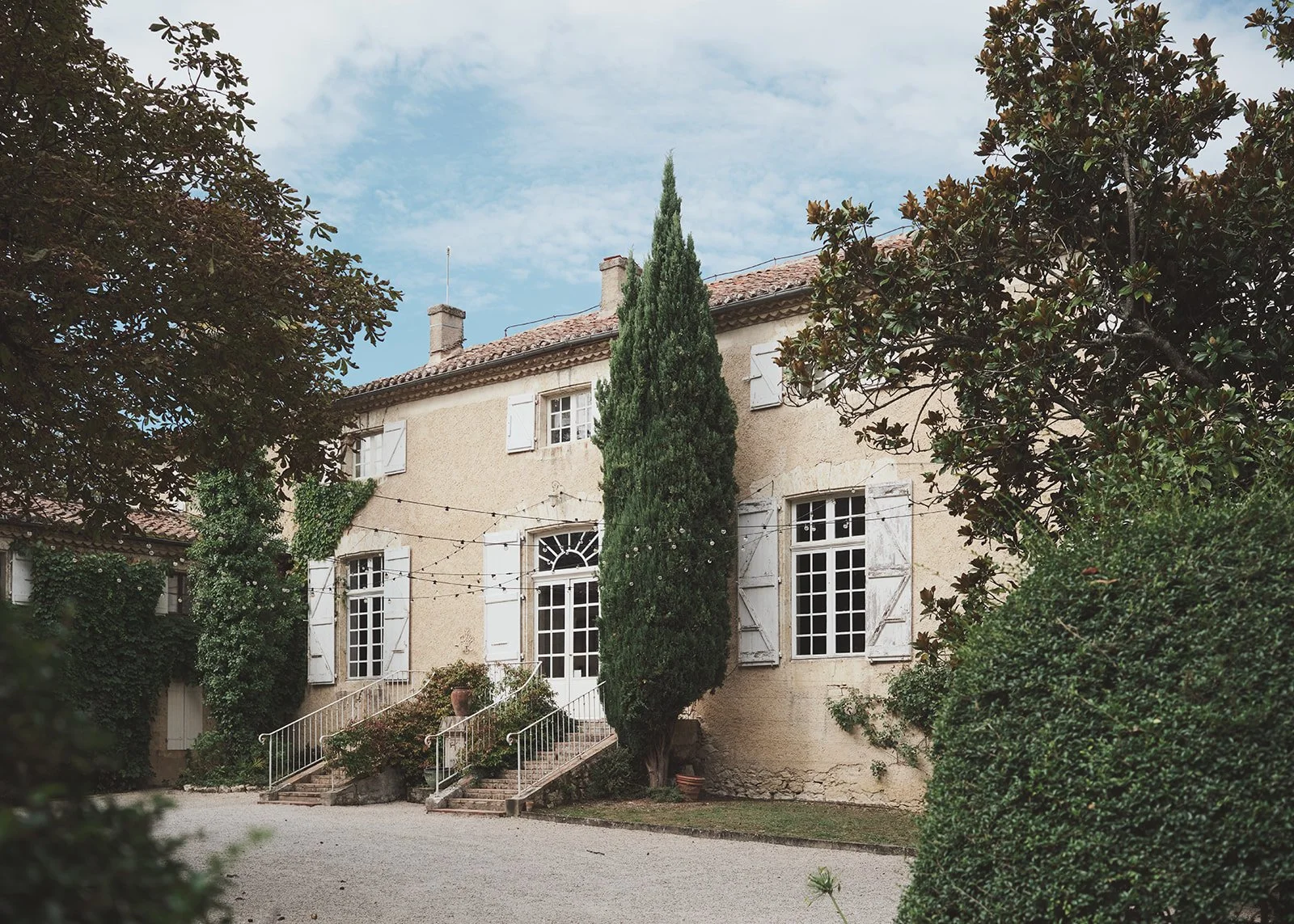 Virginia and Bo wedding at Chateau de Lartigolle, Auch, Toulouse  – photo by Littlewing Photos