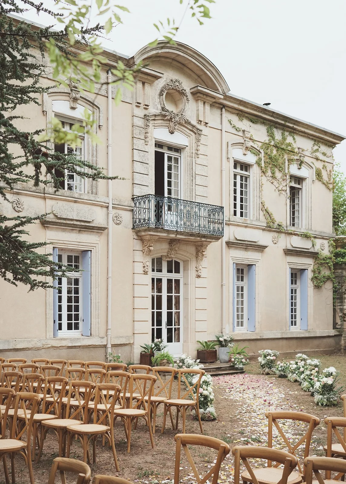 Lizzie and Jeff's wedding at Chateau du Puits es Pratx by Littlewing Photos