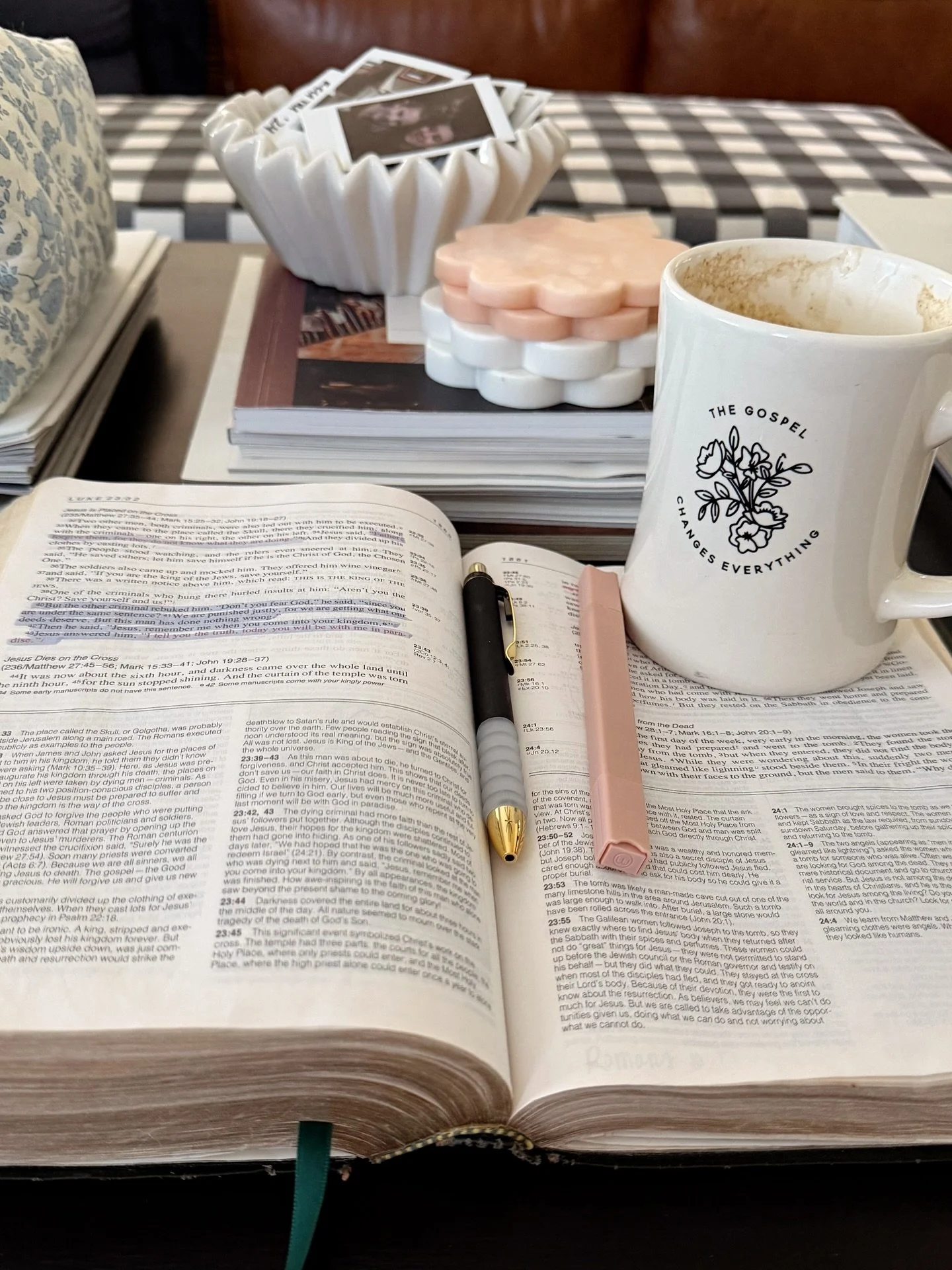 Friday&rsquo;s good because Sunday is coming ✝️✨🌷