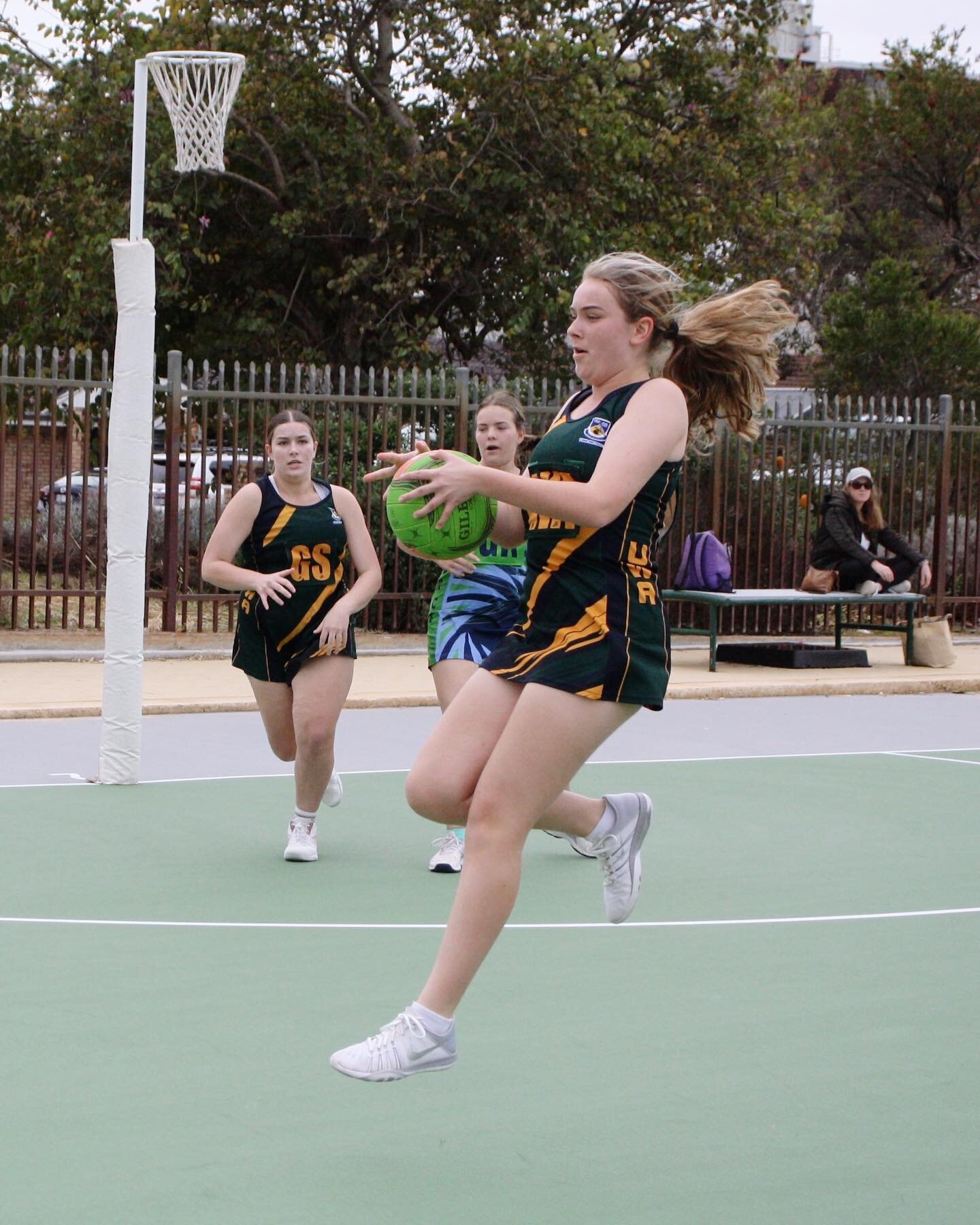Well done to the teams who have progressed straight to the Grand Final and best of luck to the teams playing next week! 

📸 Teams of the Round: UWA 11 (Open) and UWA 3 (Y9-12)

Finals Round 1 Club Results 
Open: 3 wins + 4 losses
Y9-12: 1 win + 2 lo