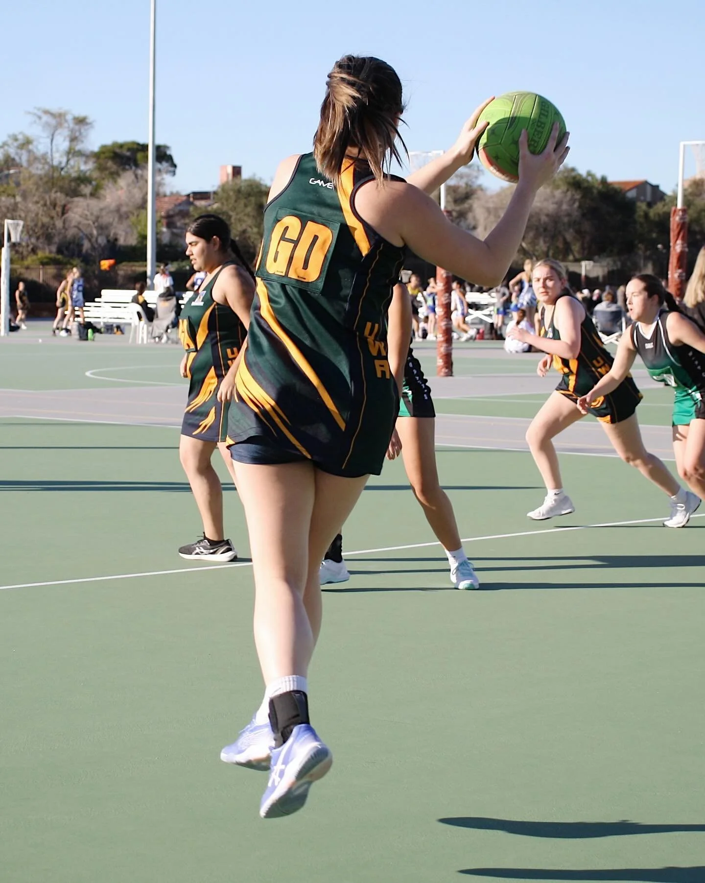 📸 Round 9 Teams of the Week: UWA 10 (Open) and UWA 6 (Y9-12)