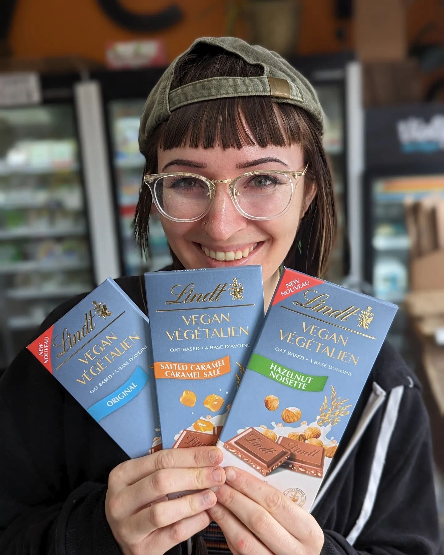 Satisfy your chocolate cravings with one of three Lindt vegan chocolate flavours! Yes, we know they've been around a while but the company is finally distributing places not named Walmart, Loblaws, or shoppers. Woop!