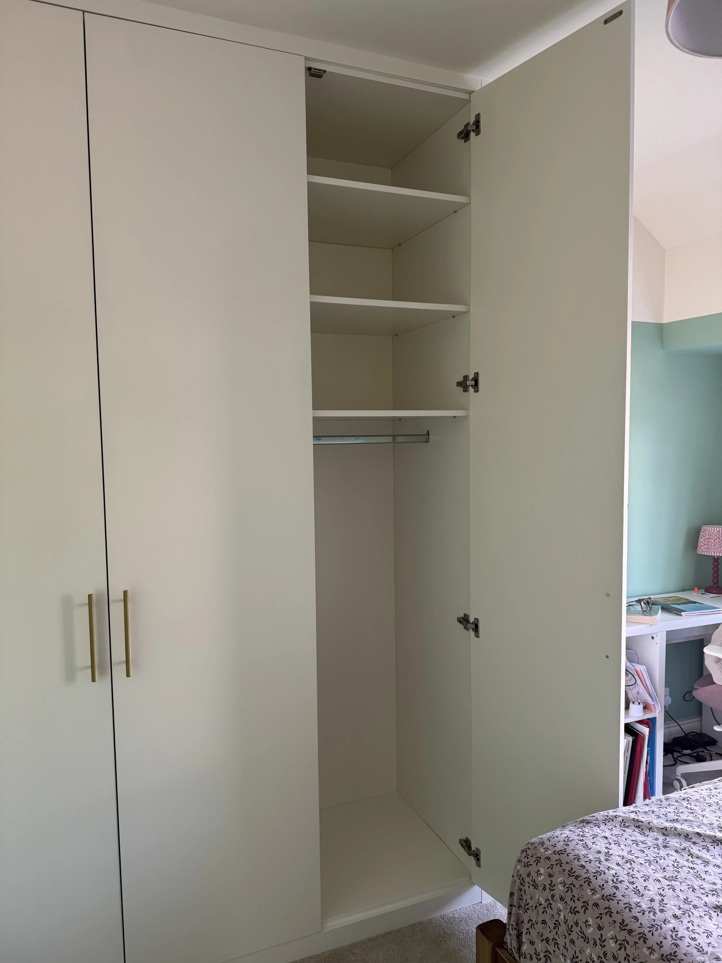 bespoke-fitted-wardrobes-18.jpg