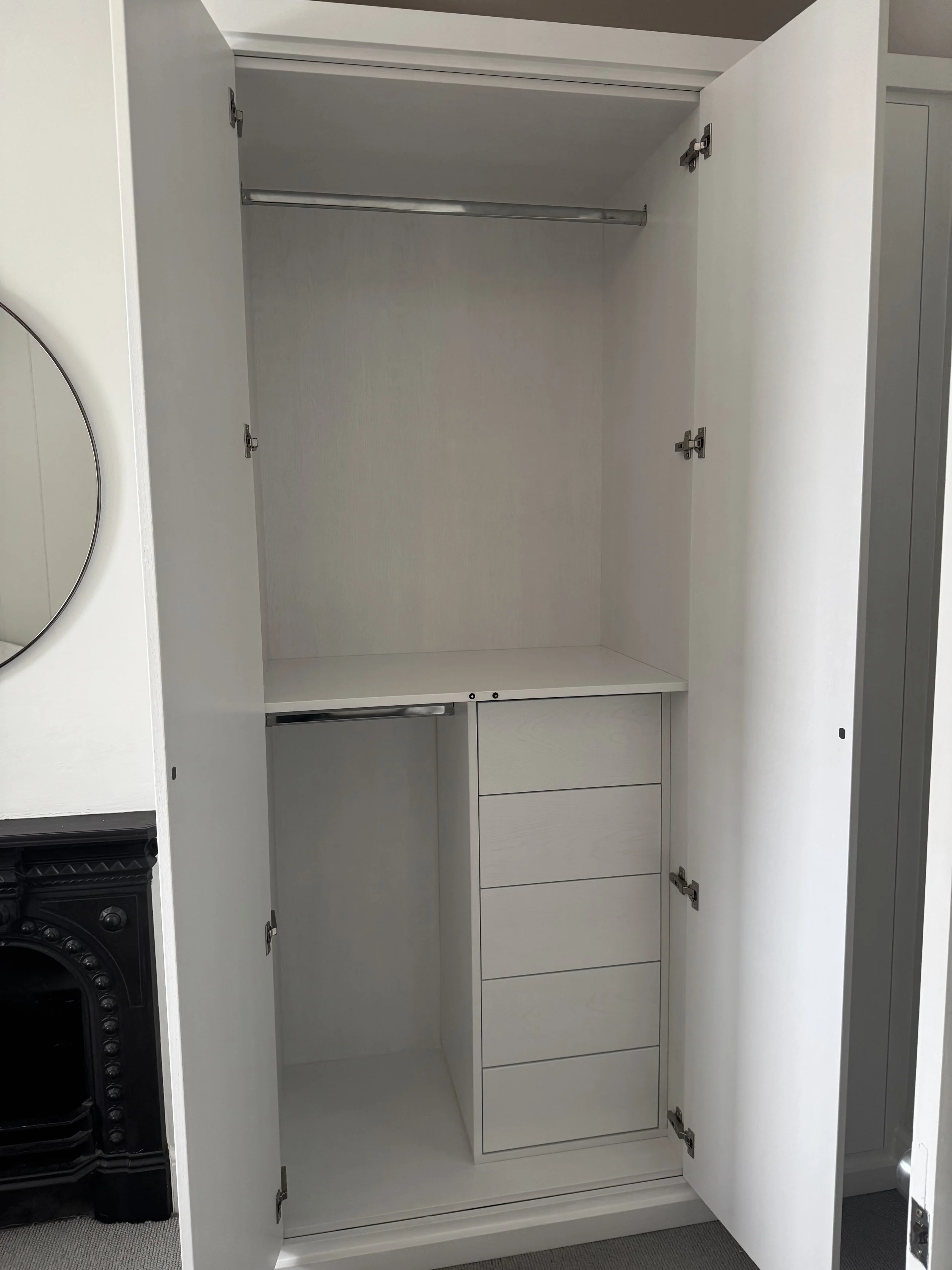 bespoke-fitted-wardrobes-32.jpg