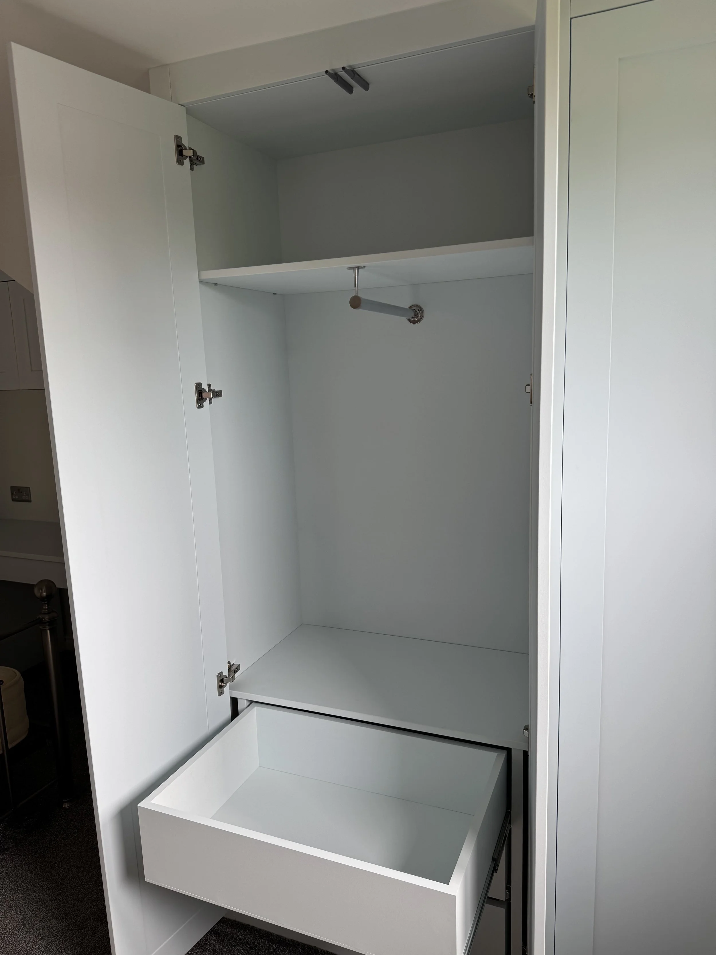 bespoke-fitted-wardrobes-6.jpg