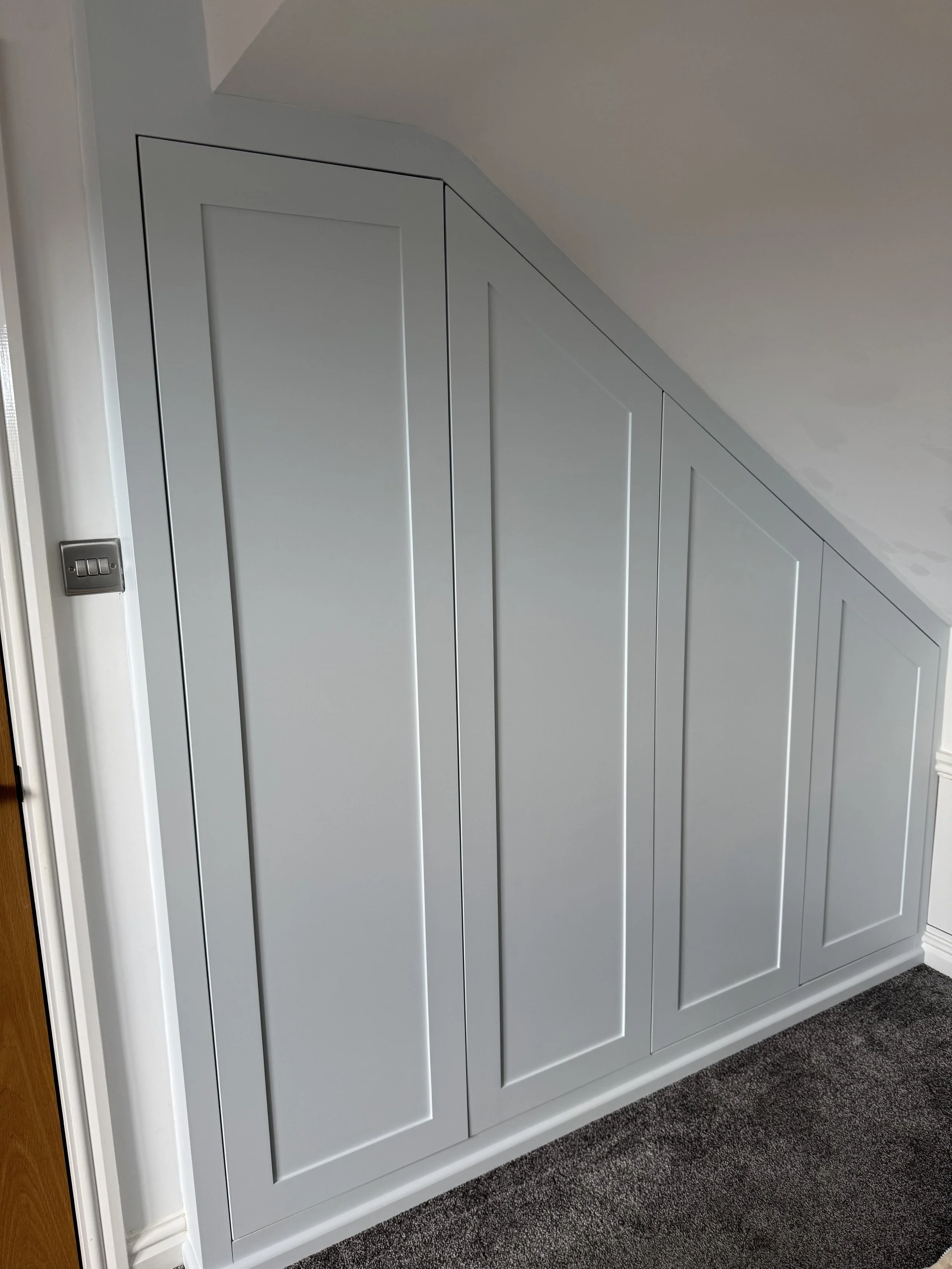 bespoke-fitted-wardrobes-8.jpg