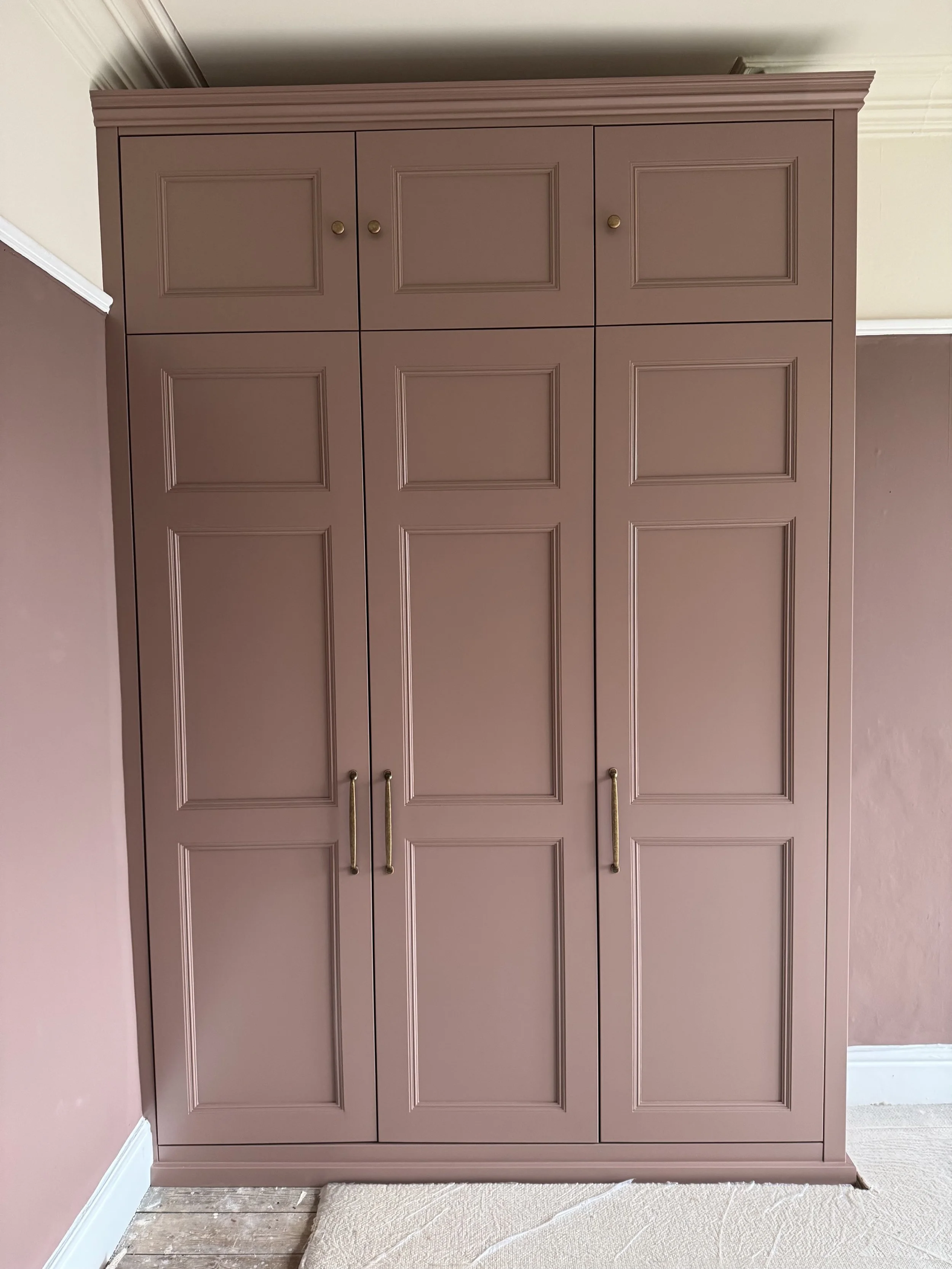 bespoke-fitted-wardrobes-30.jpg