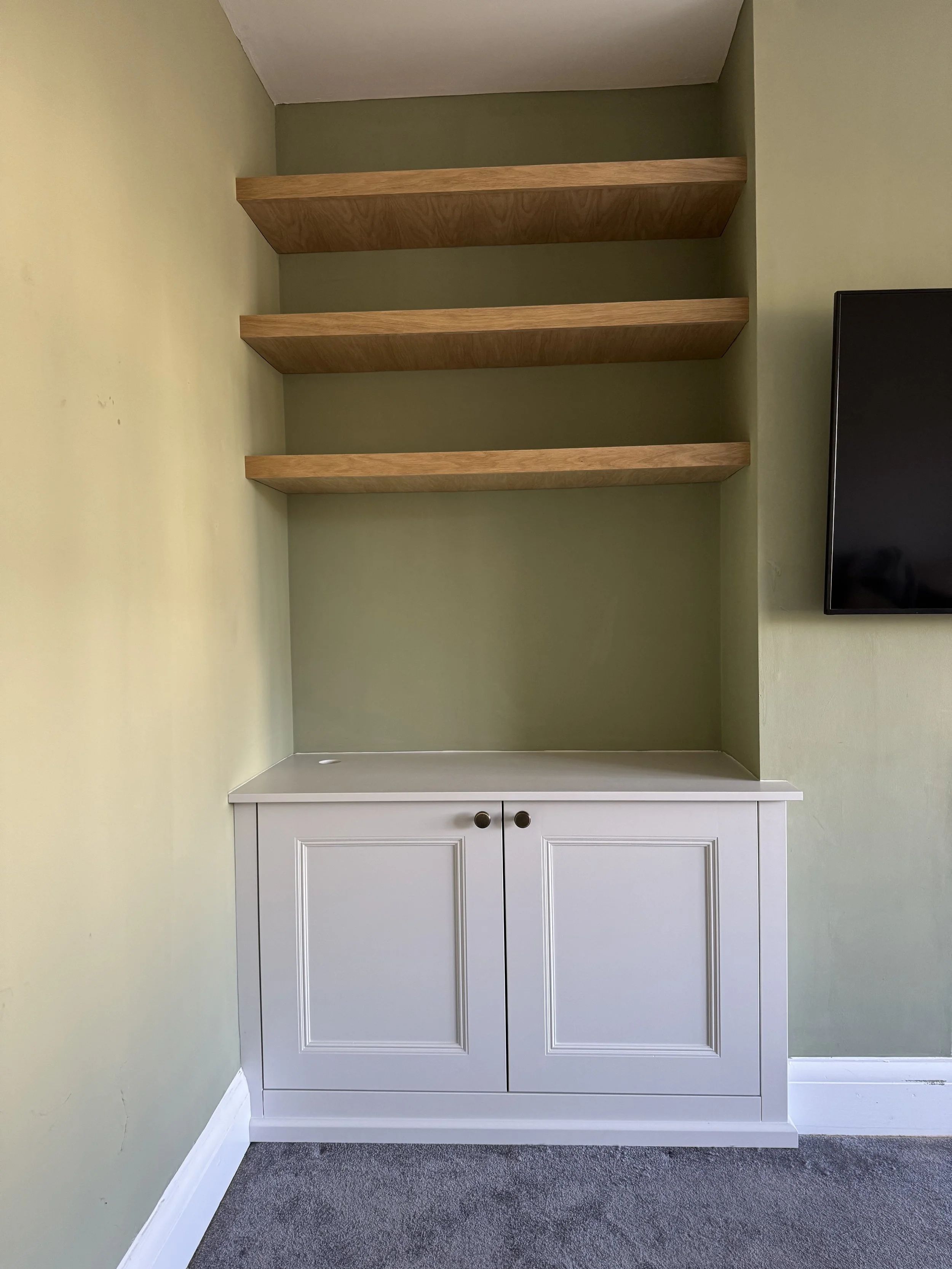 Bespoke-Fitted-Furniture-Cupboards-Wardrobes-Media-Walls-18.jpg