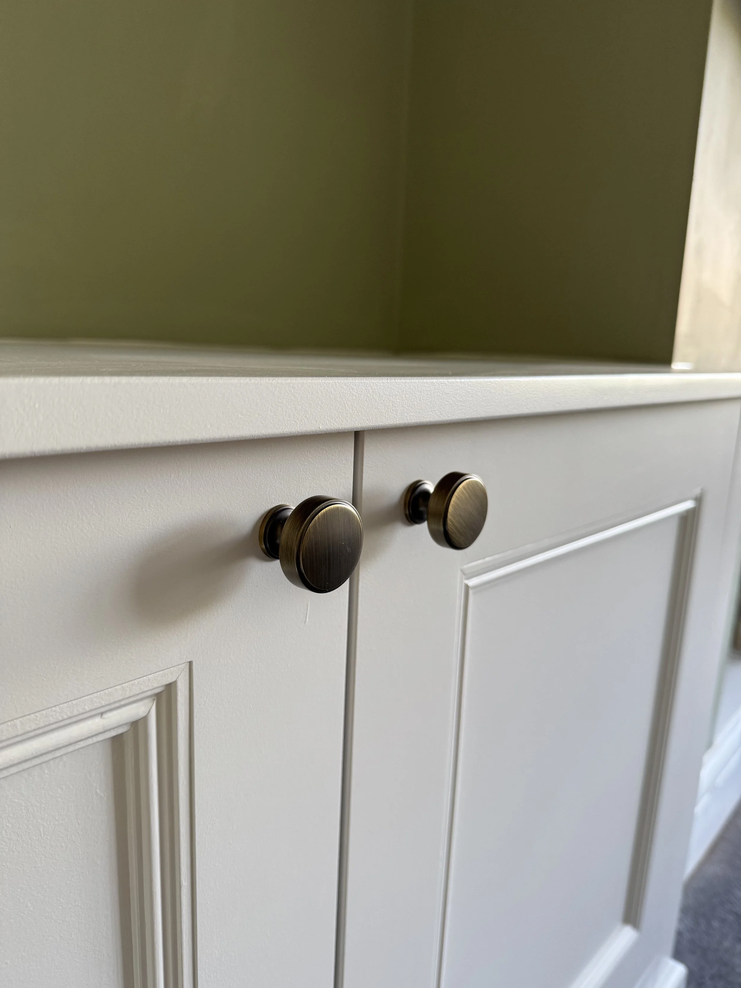 Bespoke-Fitted-Furniture-Cupboards-Wardrobes-Media-Walls-21.jpg