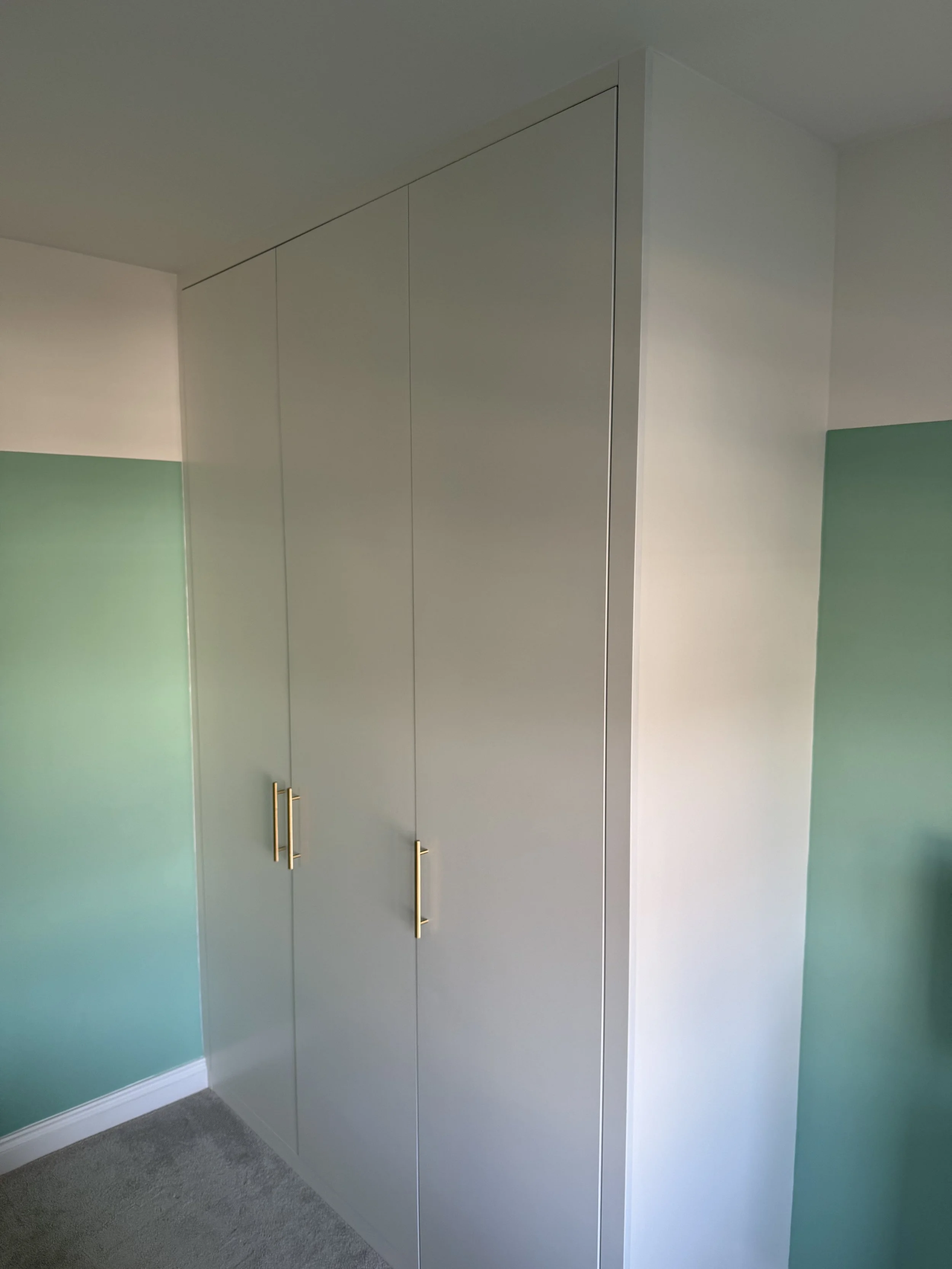 bespoke-fitted-wardrobes-16.jpg