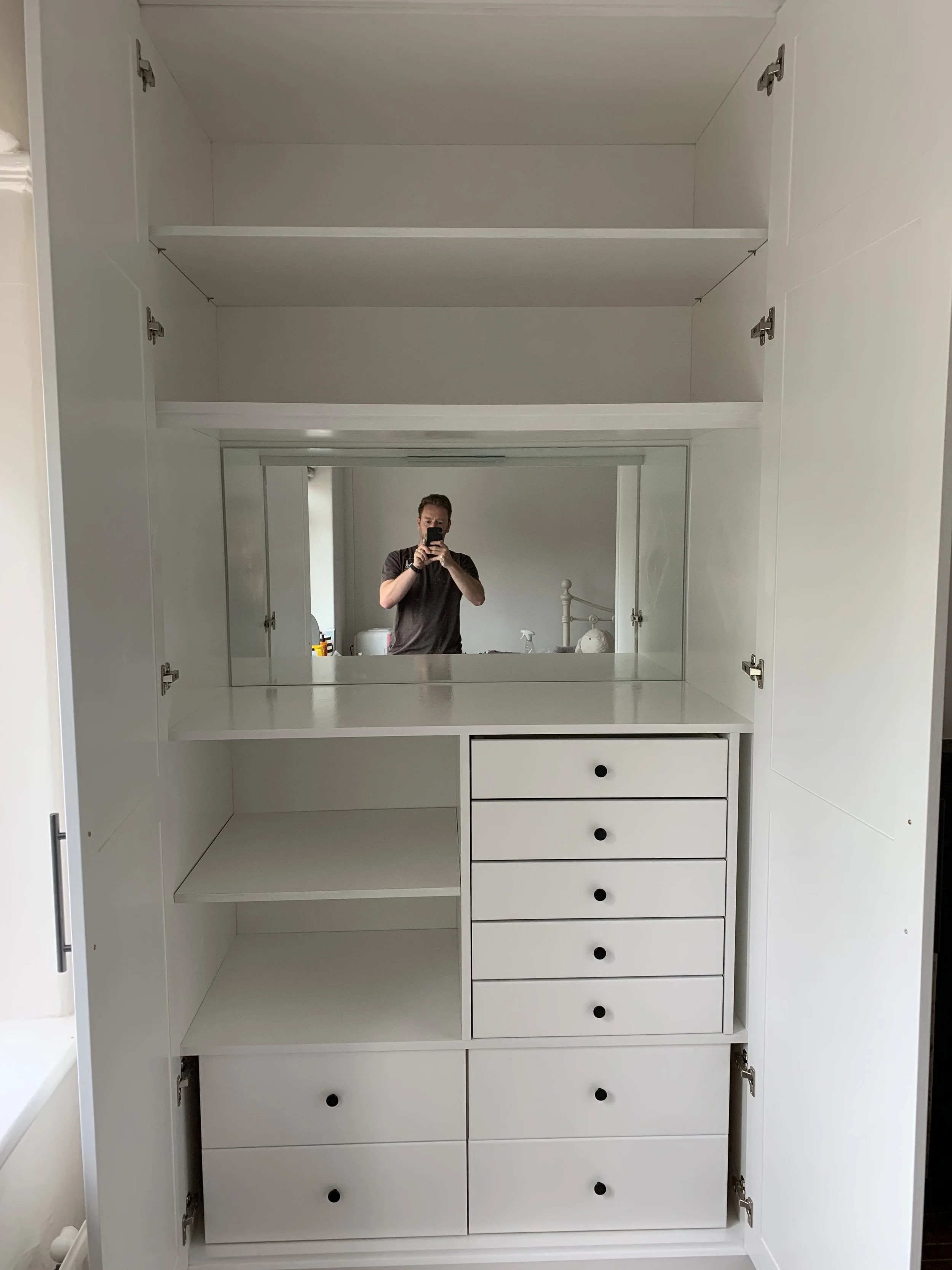 manchester_fitted_furniture_carpentry_bespoke_wardrobes_cupboards_joinery_cabinetry_1.jpg