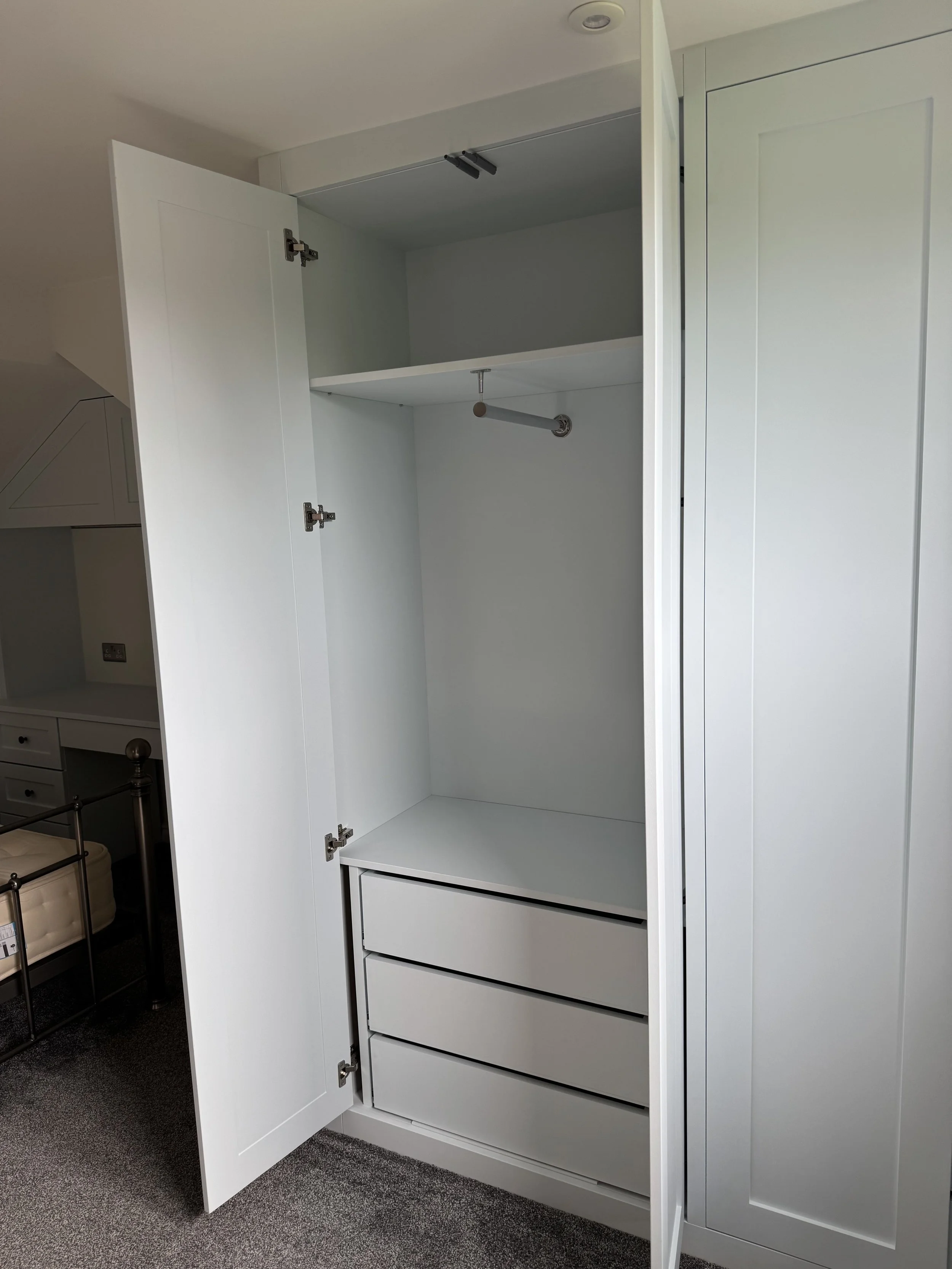 bespoke-fitted-wardrobes-5.jpg