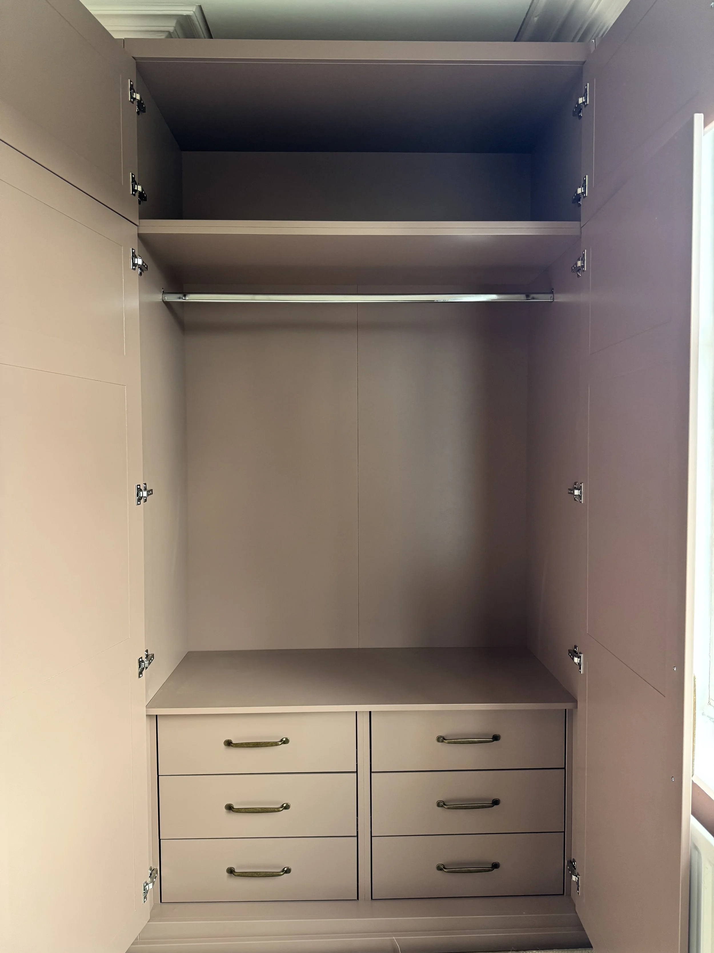 bespoke-fitted-wardrobes-23.jpg